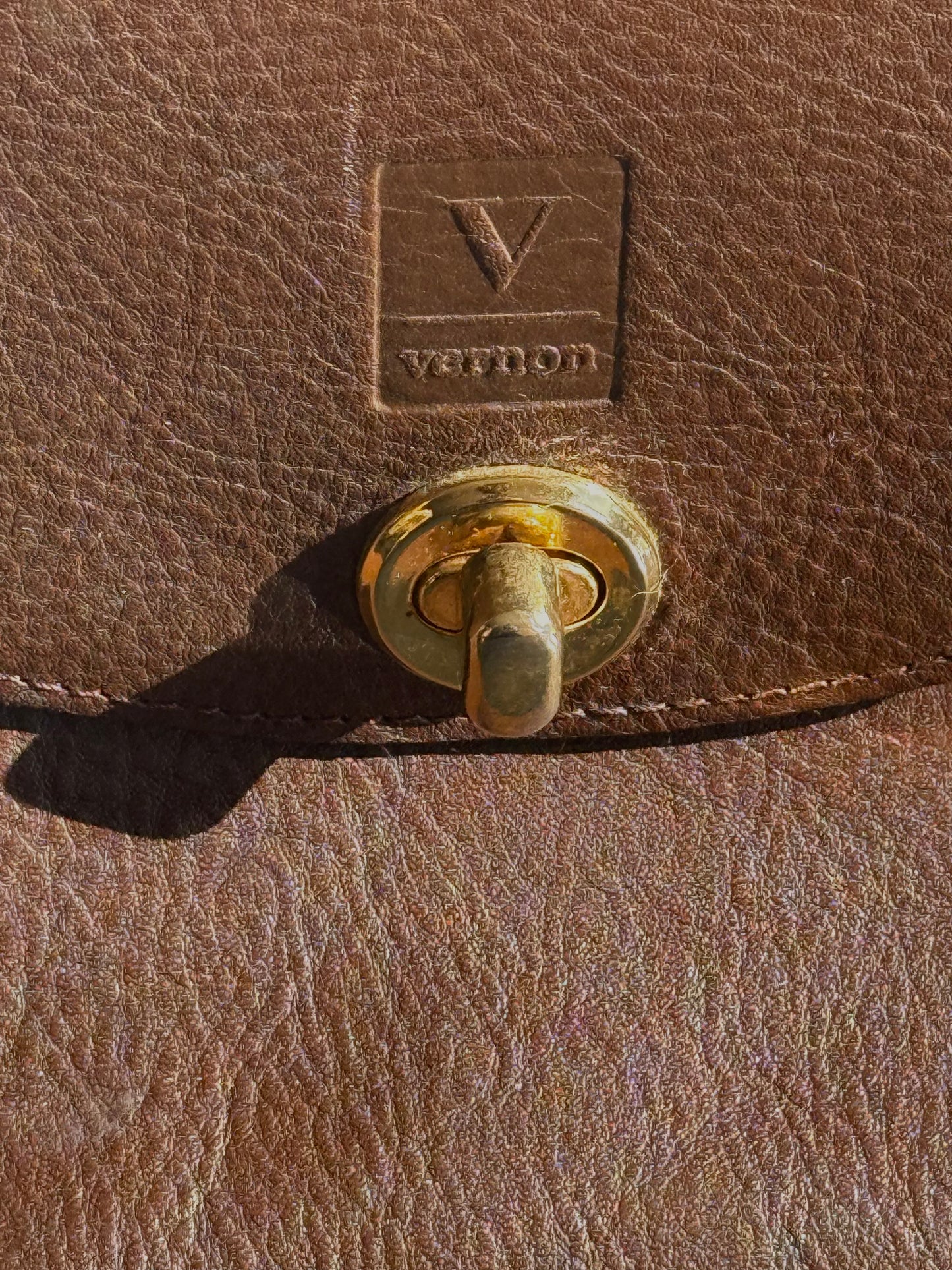 BROWN LEATHER PURSE
