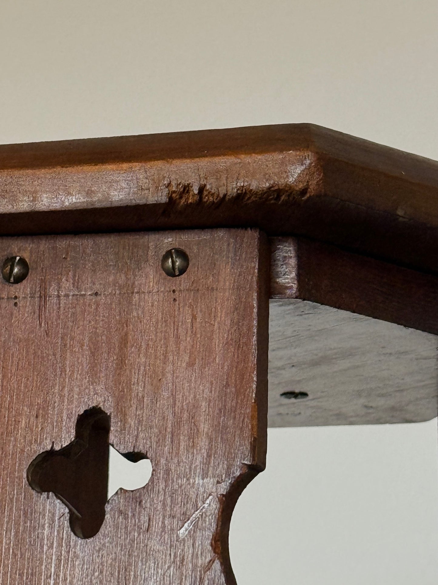 VNTG Arts & Crafts Side Table