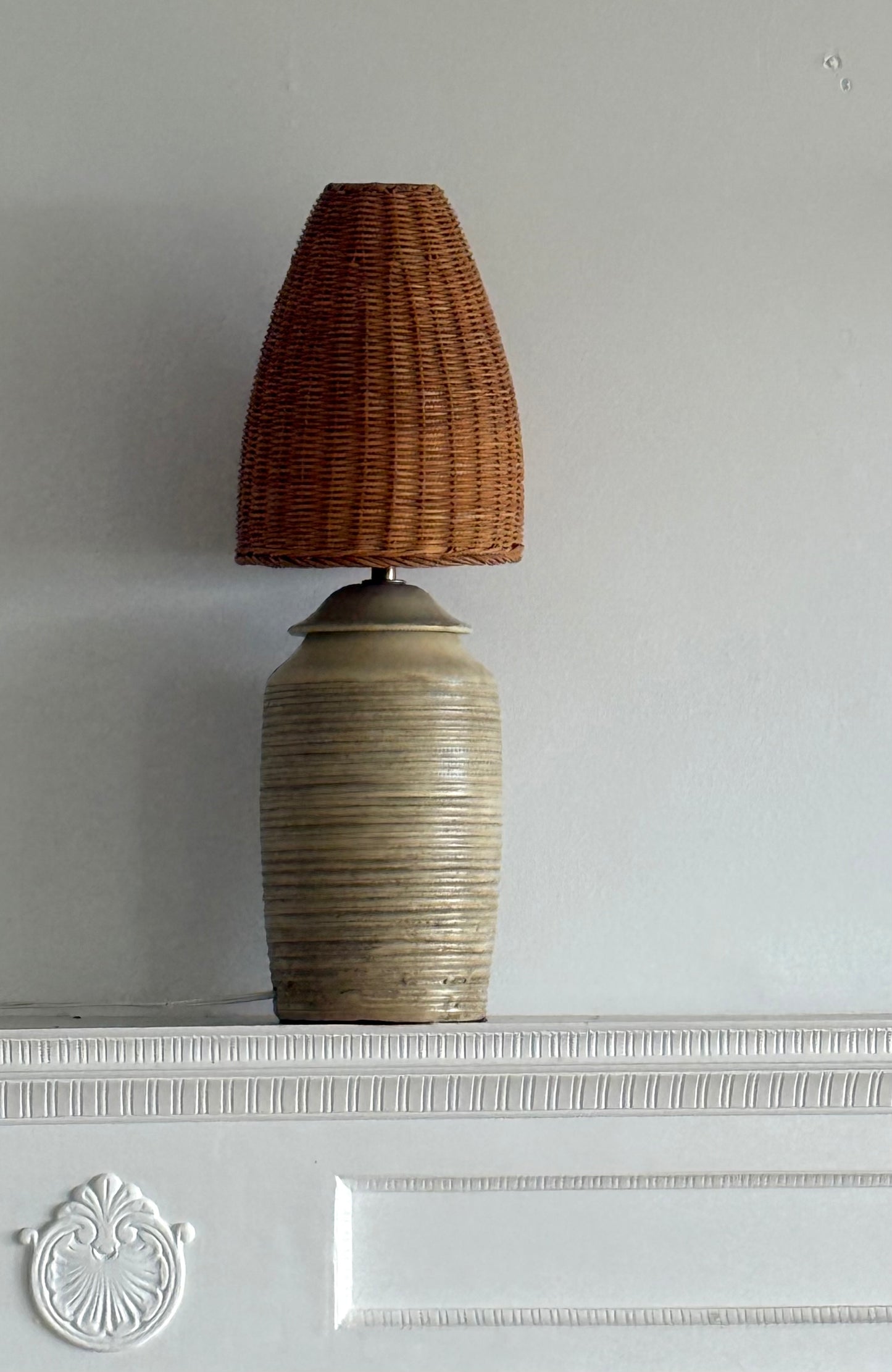 Vintage POTTERY LAMP