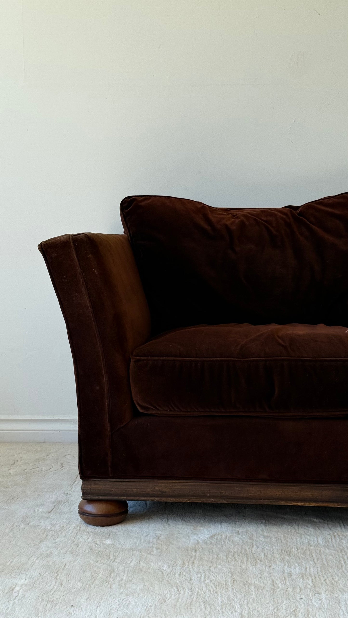 VINTAGE CLUB CHAIR IN BROWN VELVET