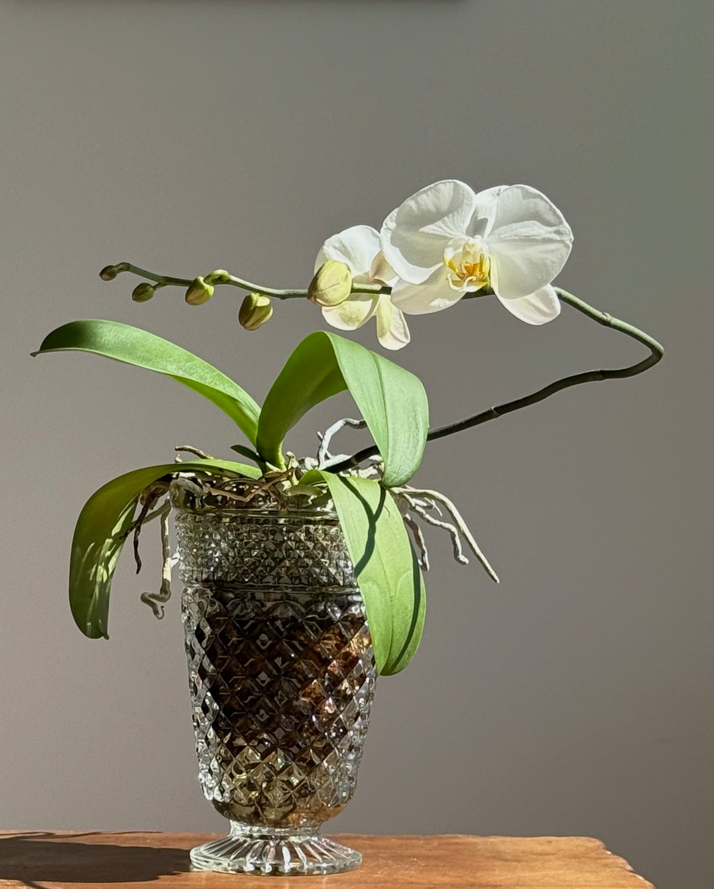 VINTAGE ANCHOR HOCKING VASE