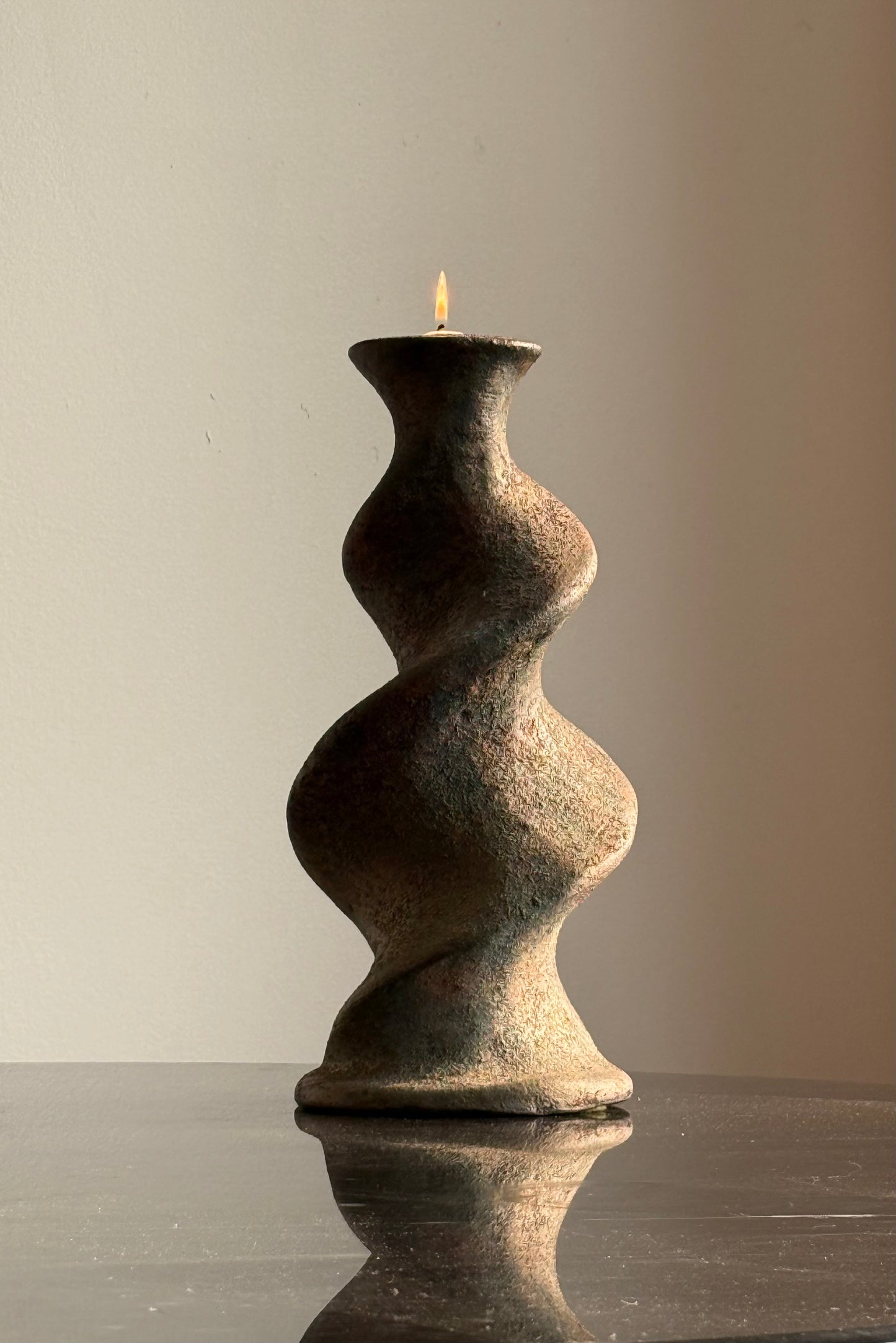VNTG SWIRL CANDLEHOLDER