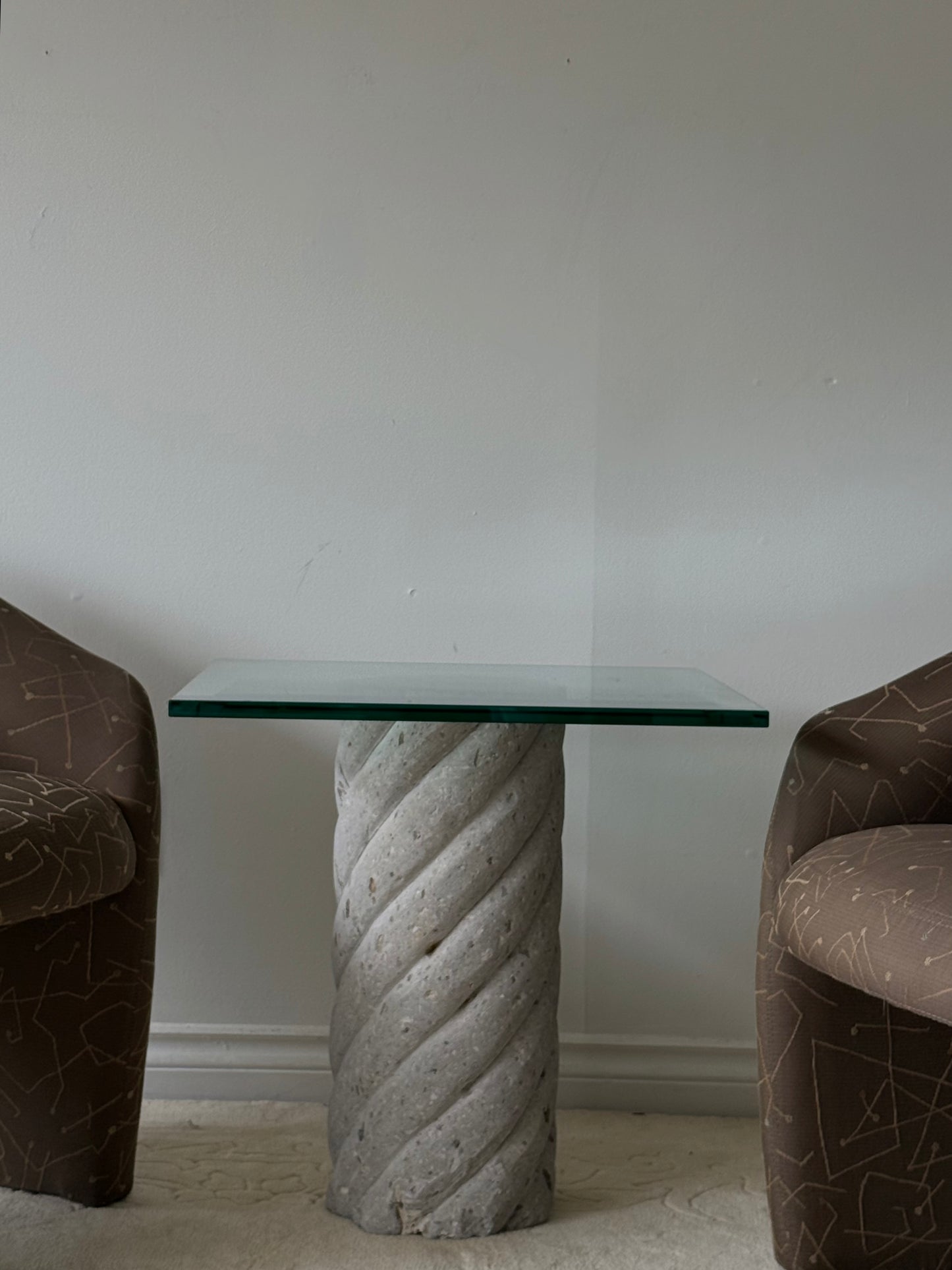 SWIRL CEMENT PLINTH