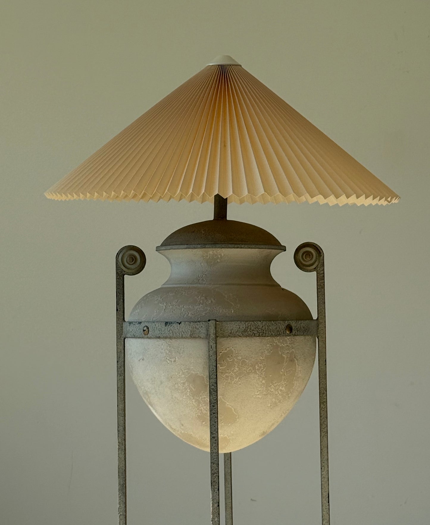 VINTAGE AMPHORA Style floor lamp