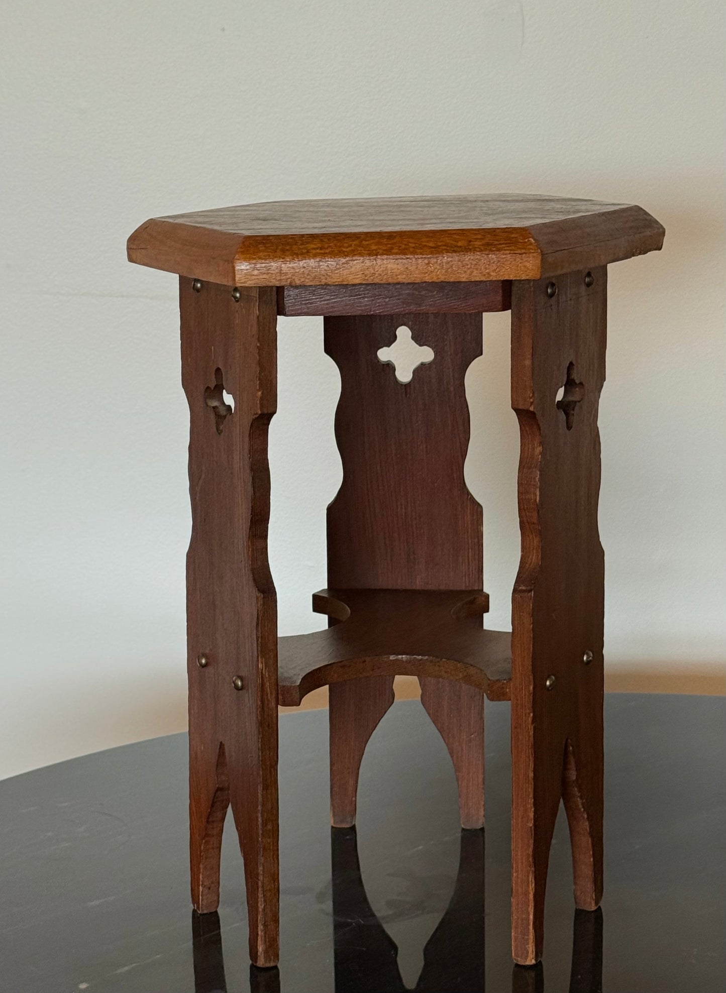 VNTG Arts & Crafts Side Table