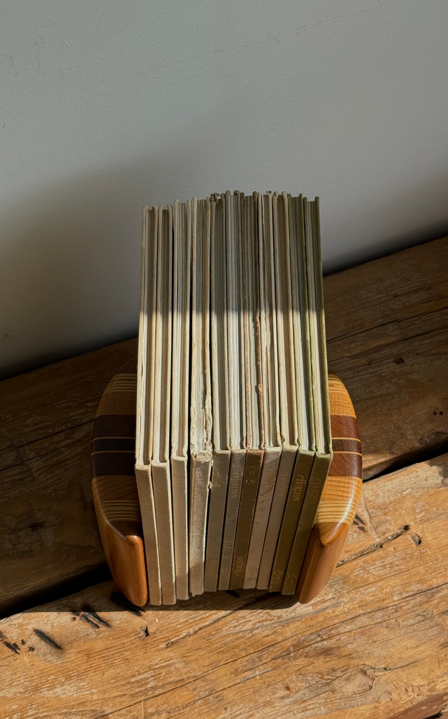 VINTAGE WOODEN BOOKENDS