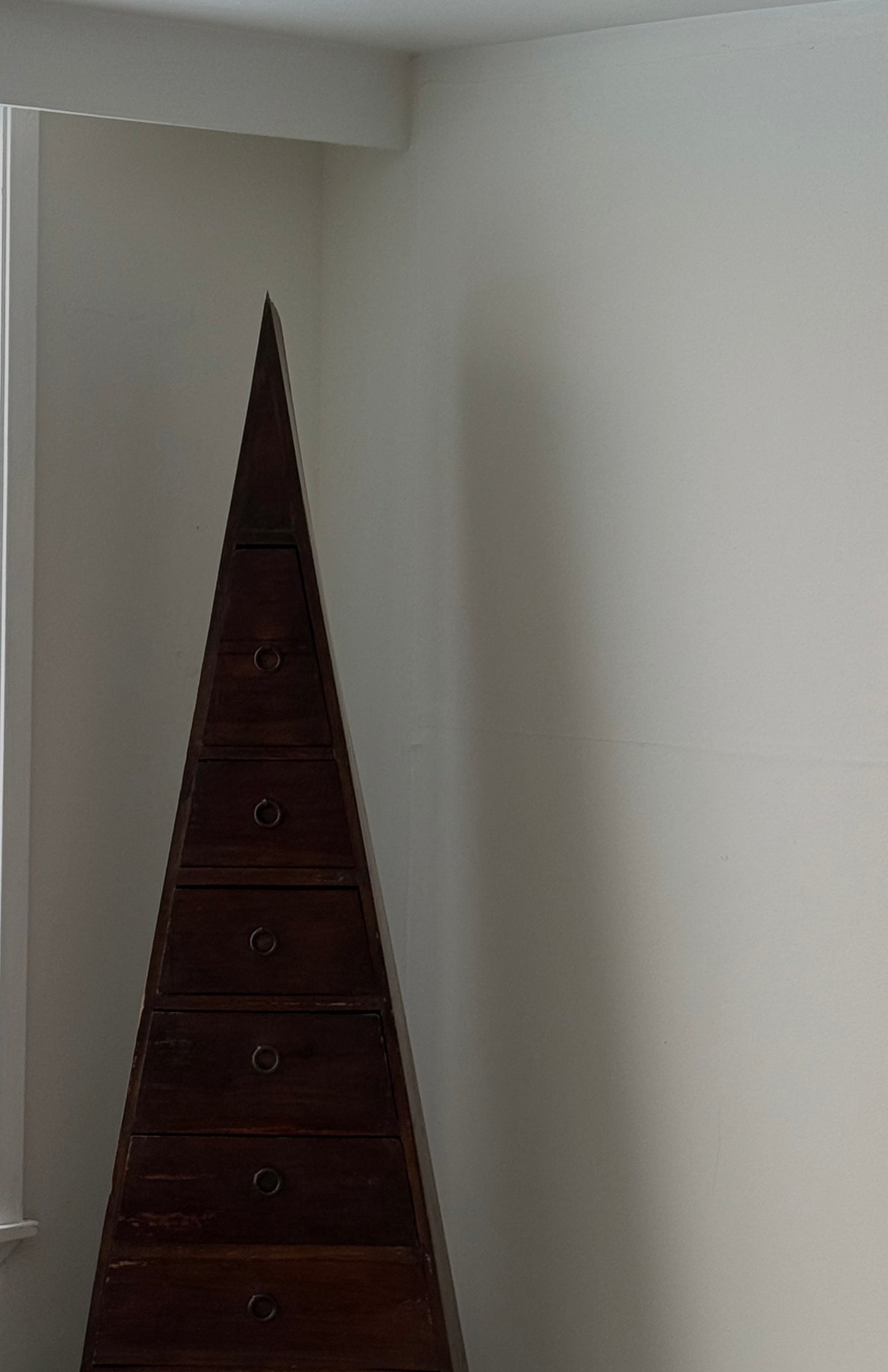 VINTAGE TRIANGLE CHEST OF DRAWERS