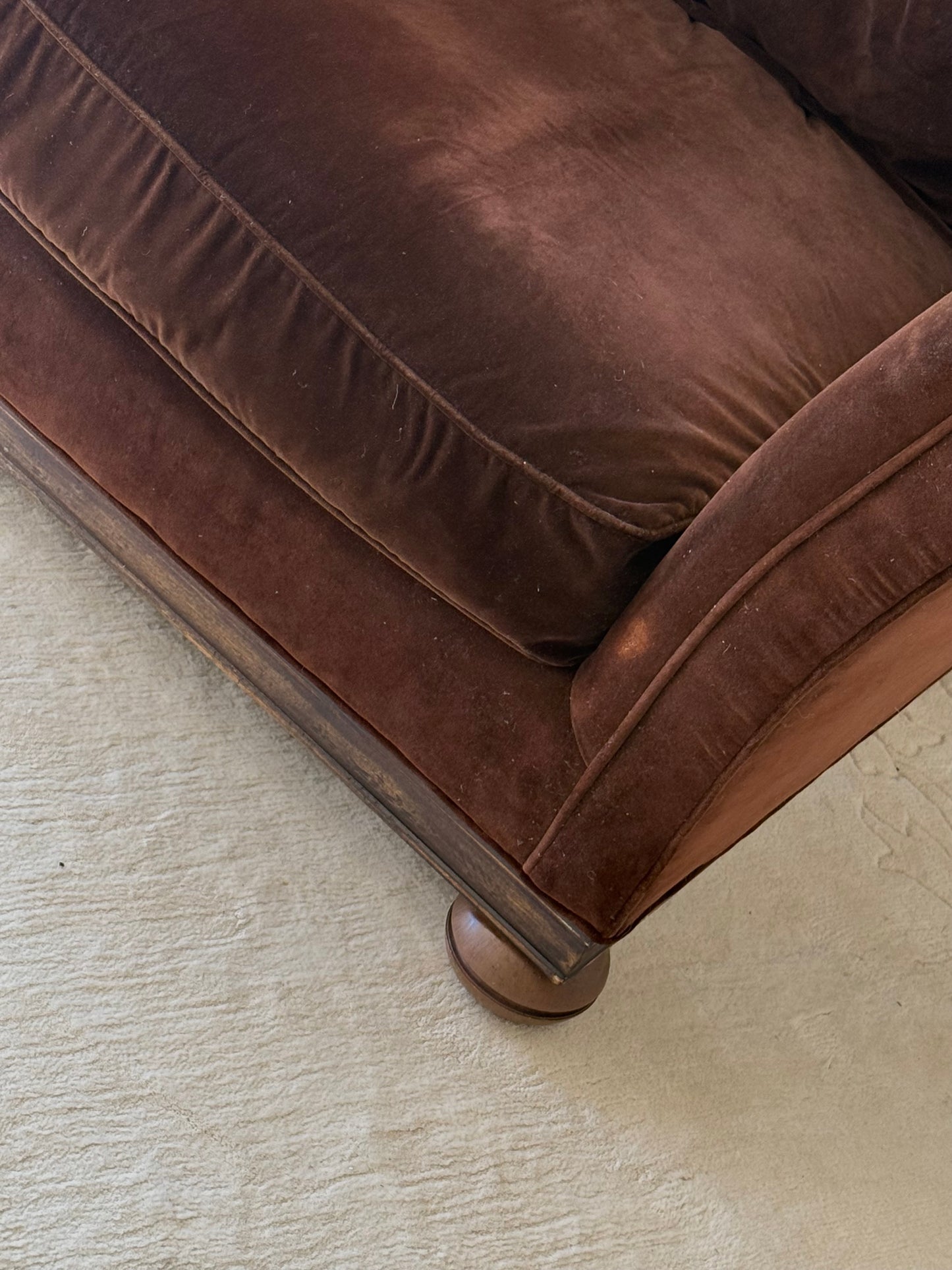 VINTAGE CLUB CHAIR IN BROWN VELVET