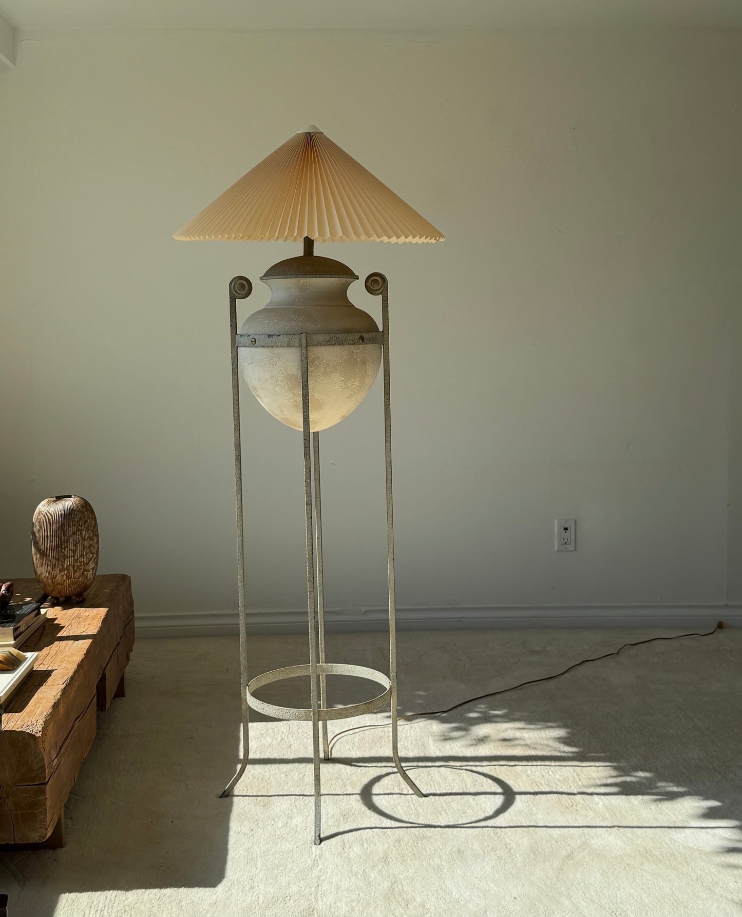 VINTAGE AMPHORA Style floor lamp