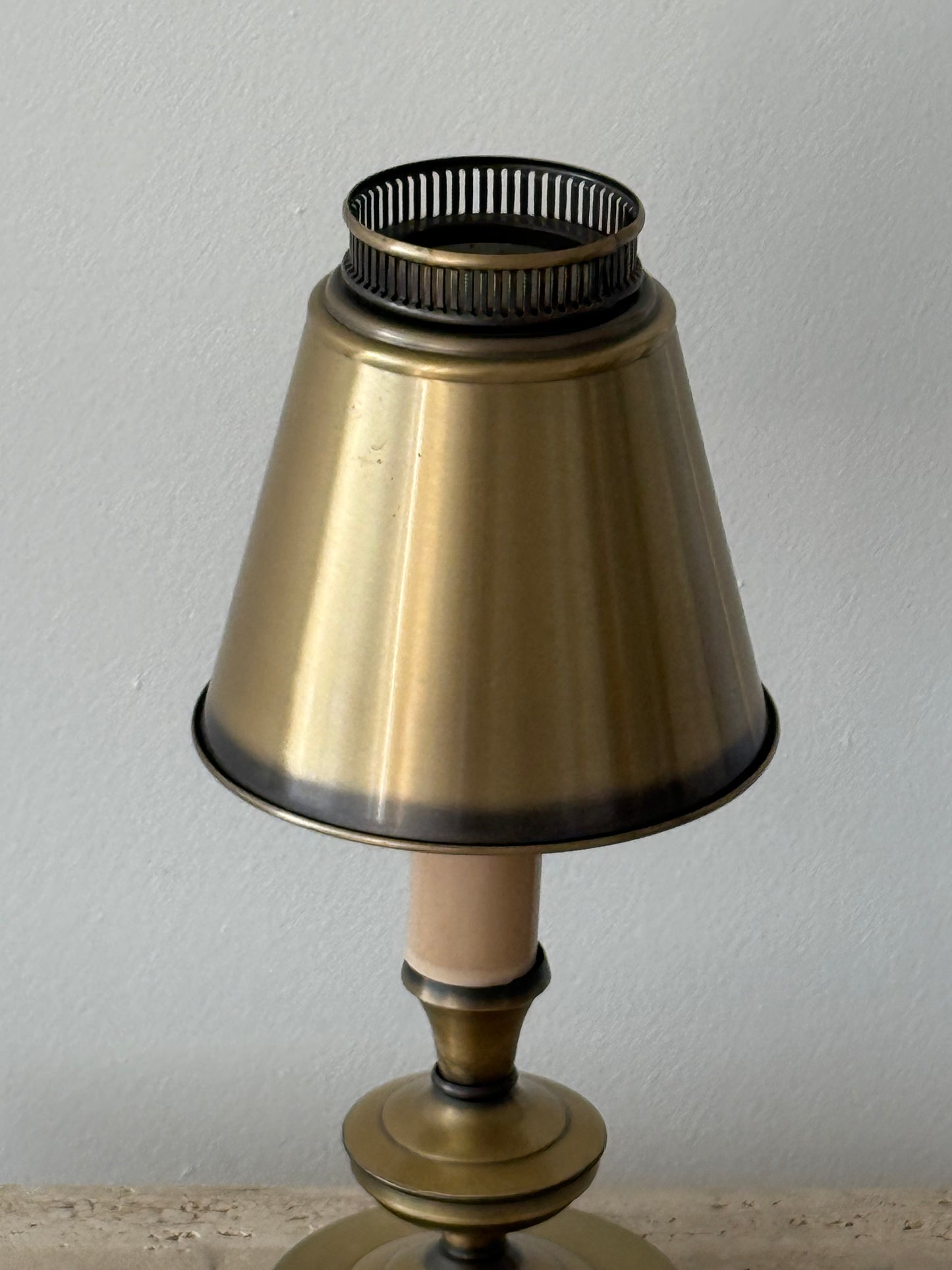 VINTAGE BRASS LAMP