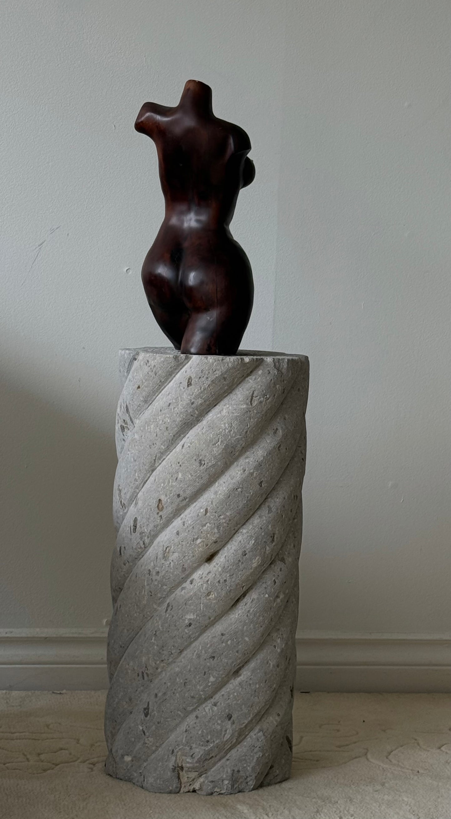 SWIRL CEMENT PLINTH