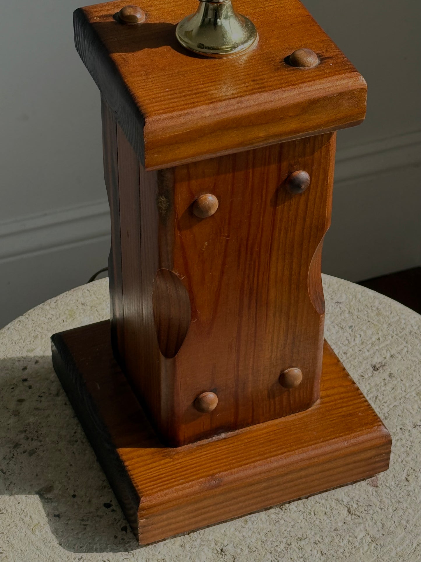 BRUTALIST WOODEN LAMP