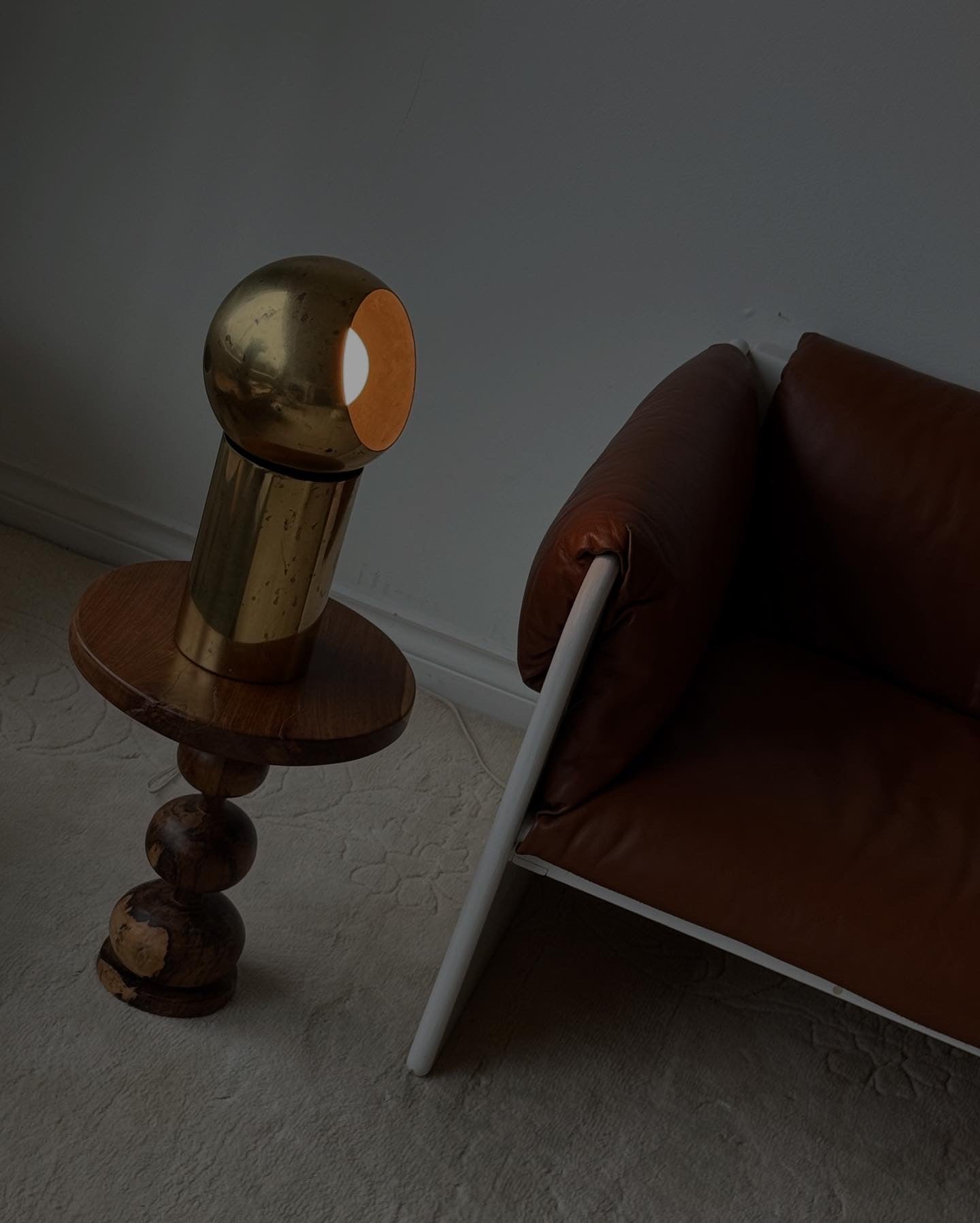 SENGA WOODEN TABLE