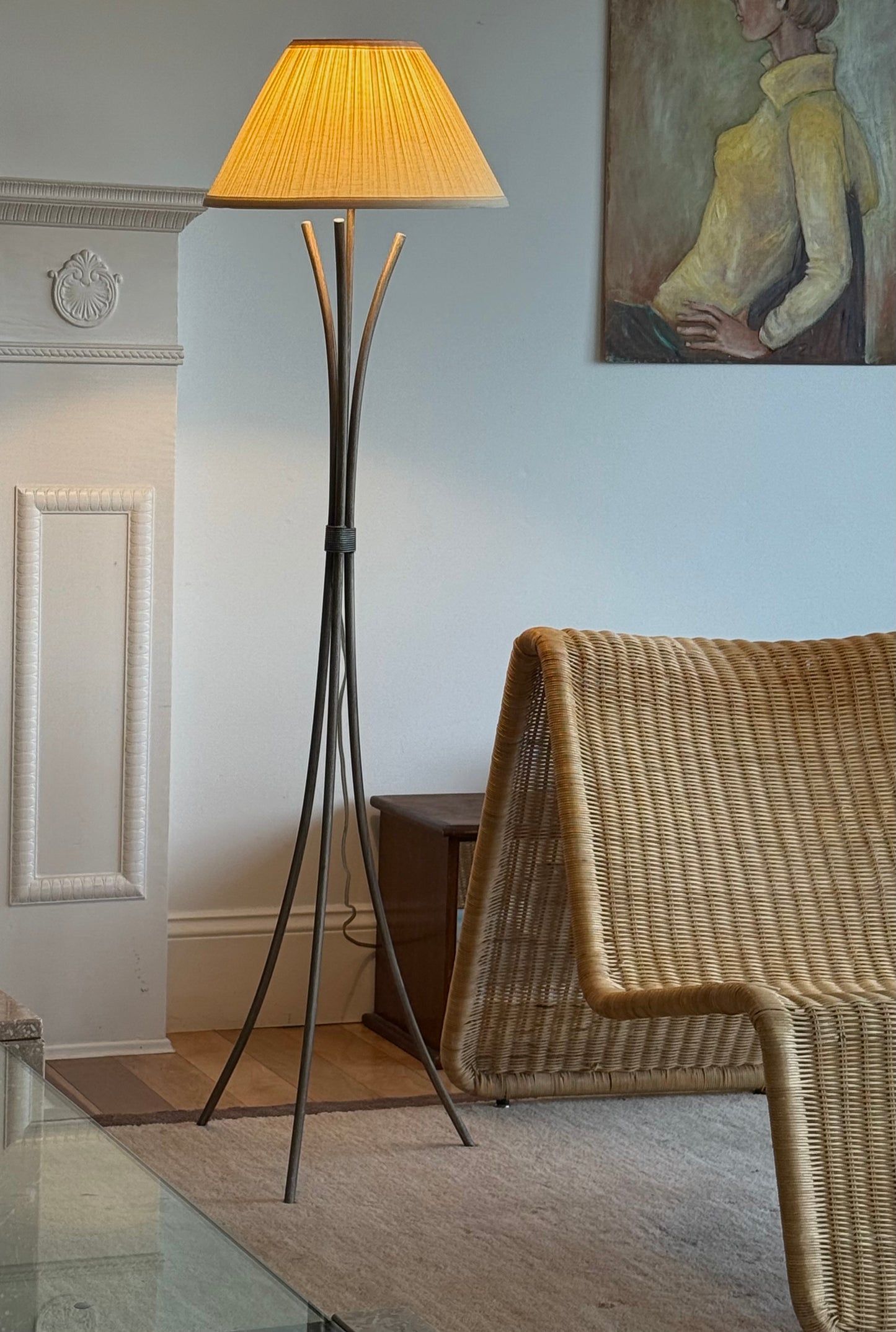 POST MOD TRIPOD LAMP