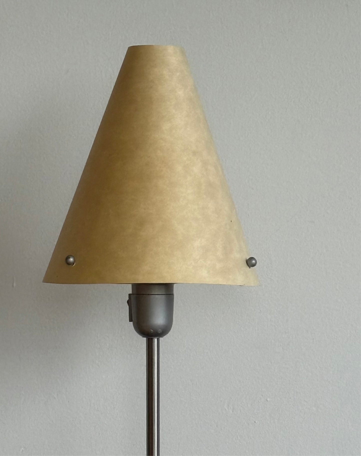 VNTG Metal & Wood Lamp