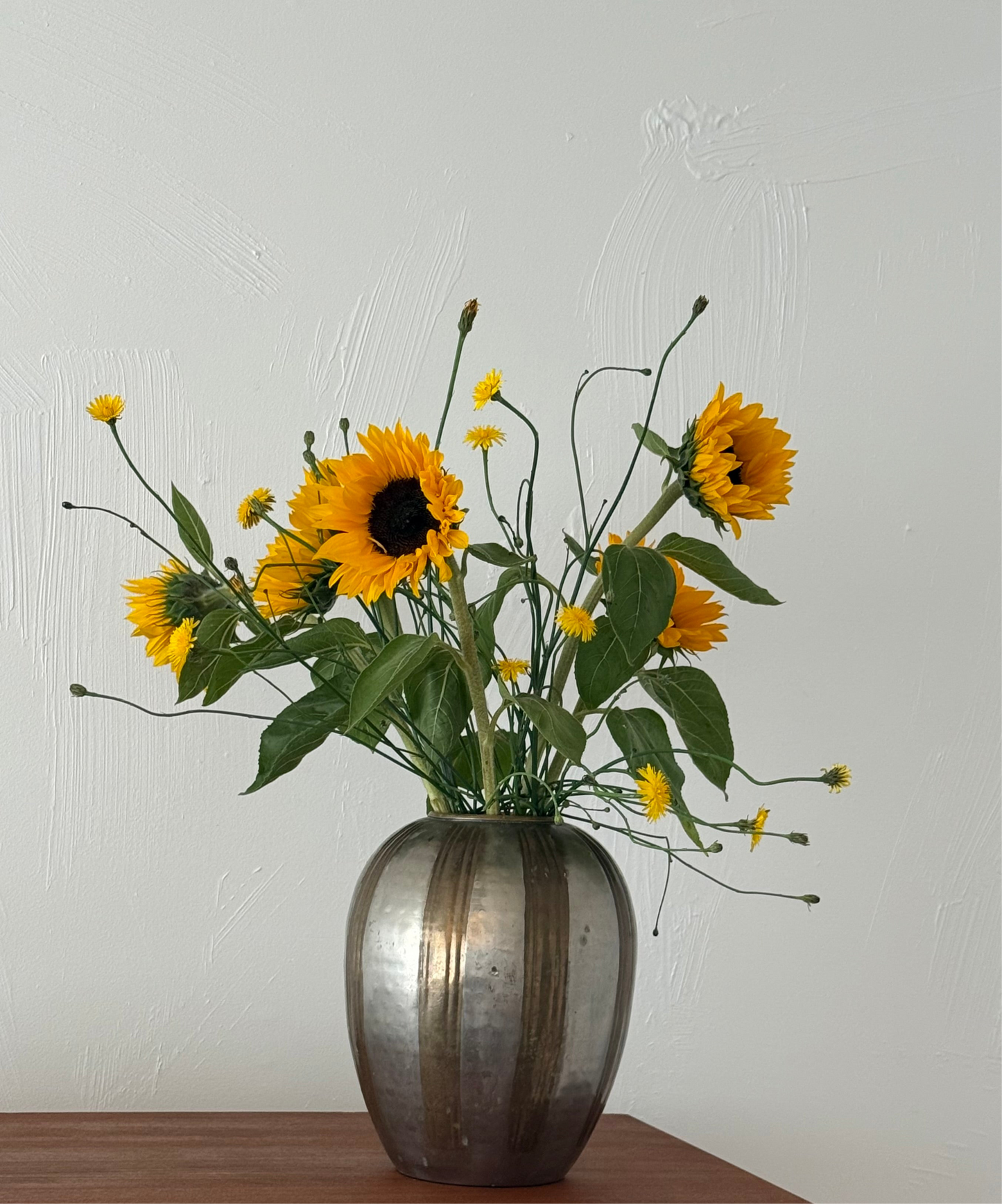 VINTAGE STRIPED BRASS VASE