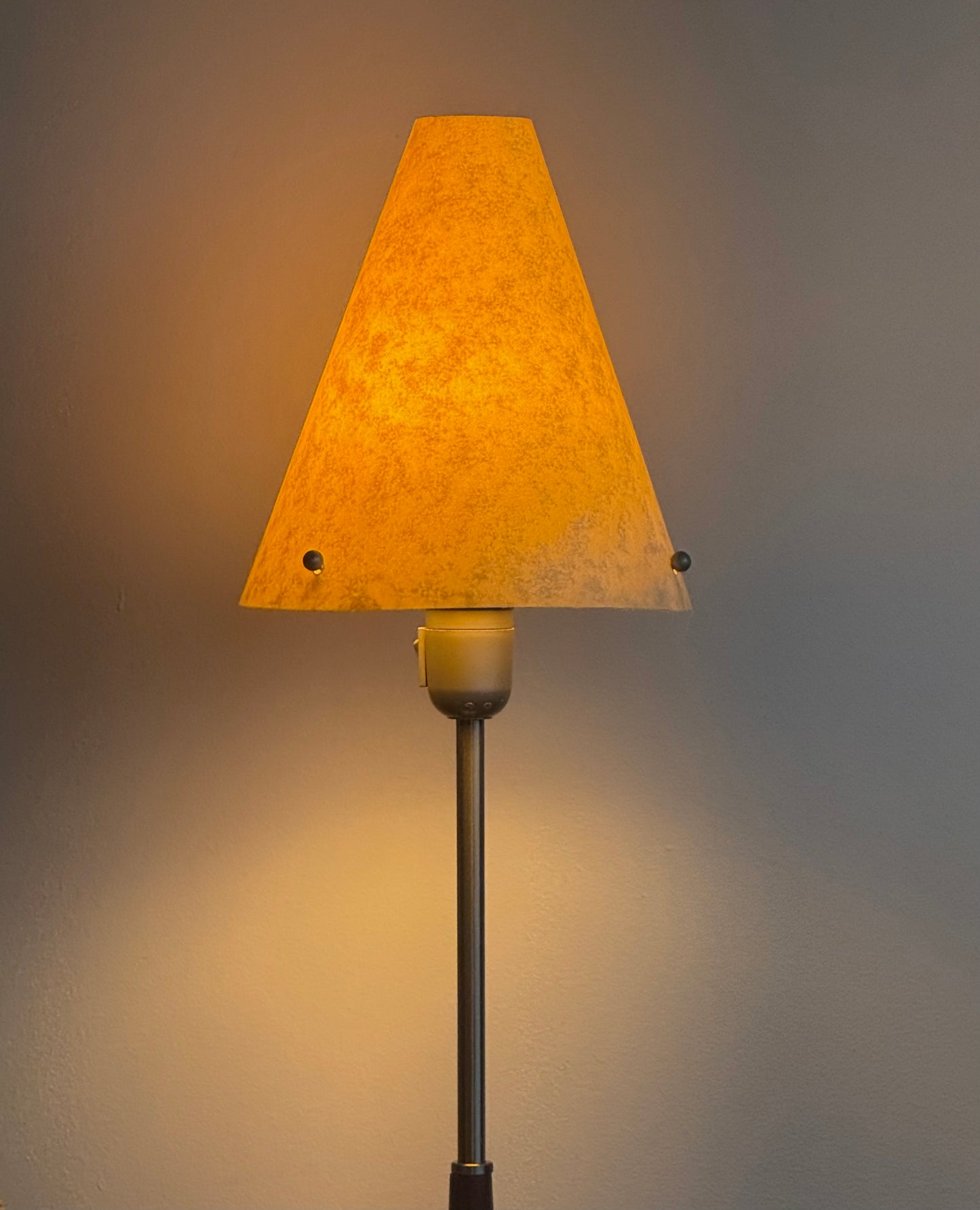 VNTG Metal & Wood Lamp