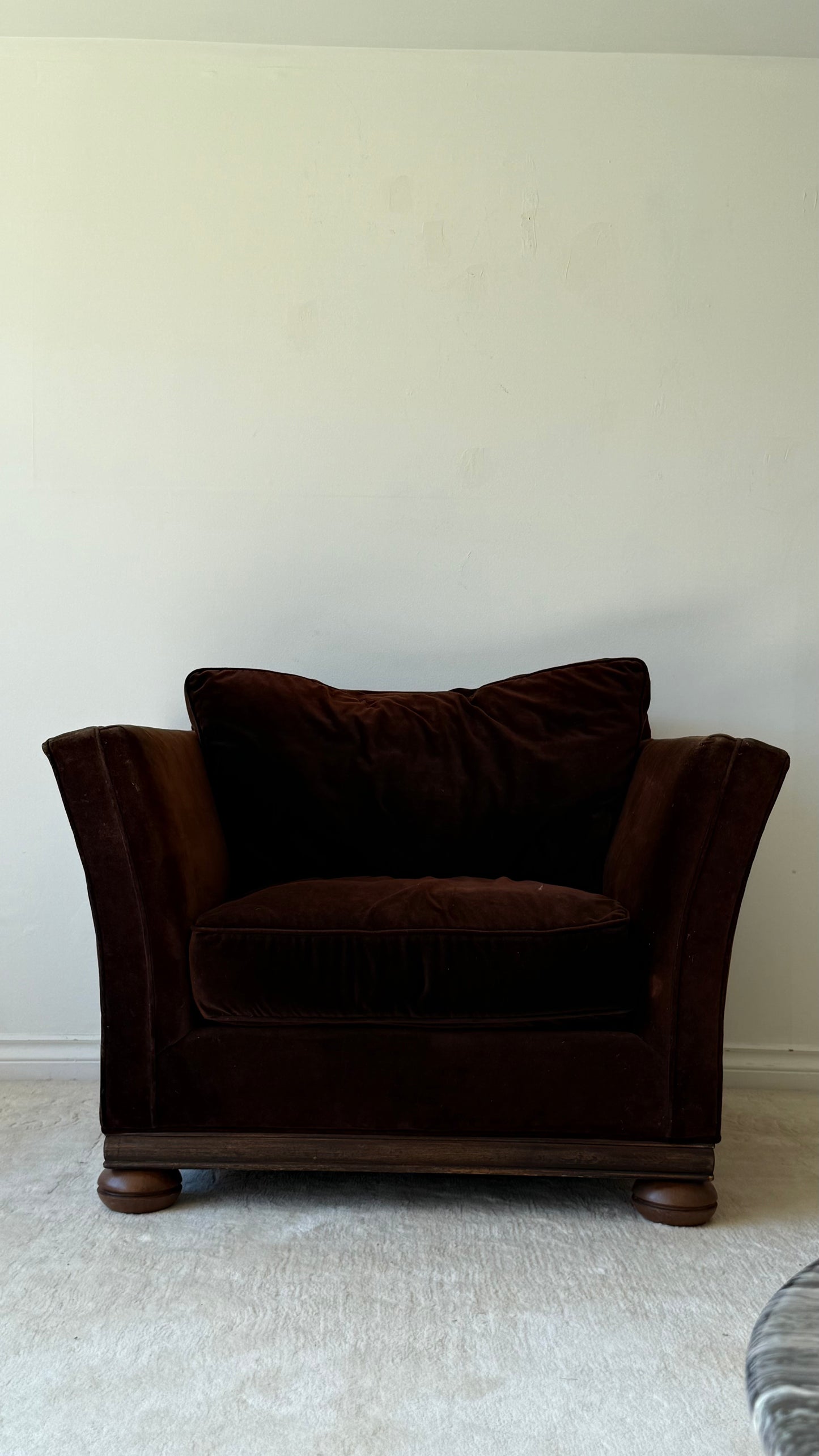 VINTAGE CLUB CHAIR IN BROWN VELVET