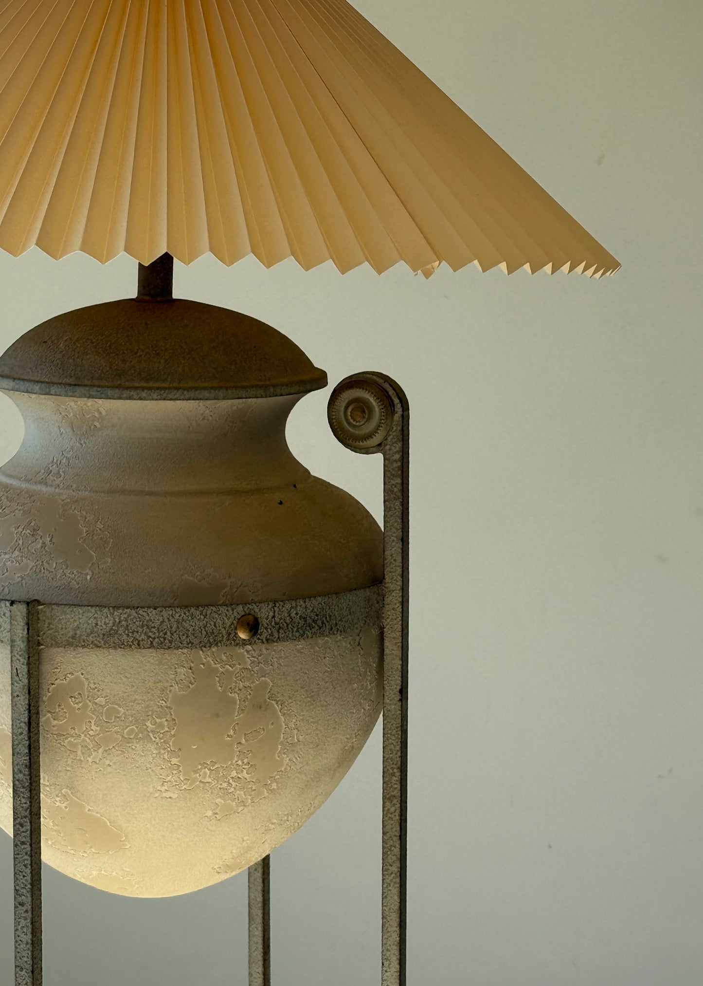 VINTAGE AMPHORA Style floor lamp