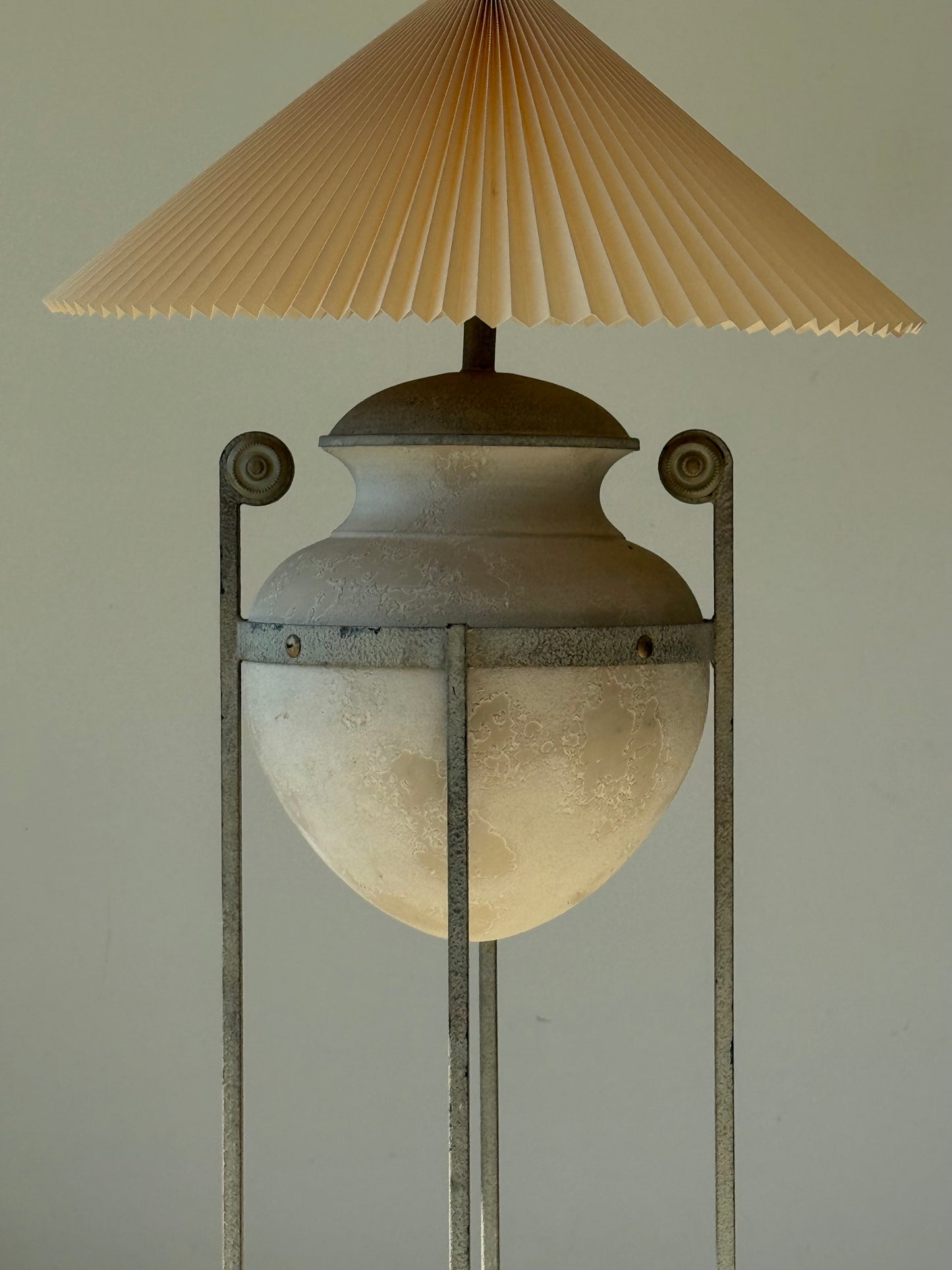 VINTAGE AMPHORA Style floor lamp