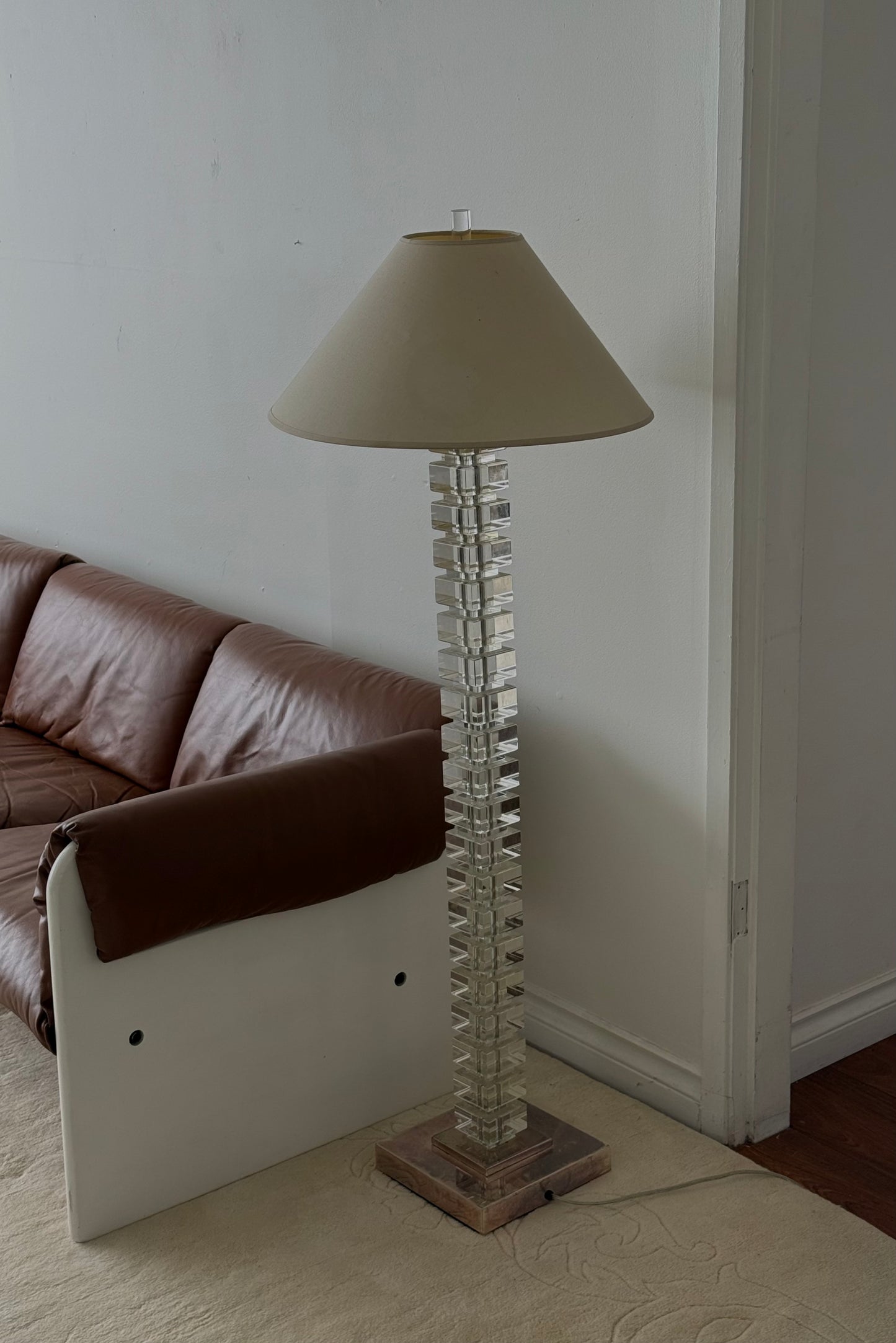 LUCITE FLOOR LAMP C.1960S