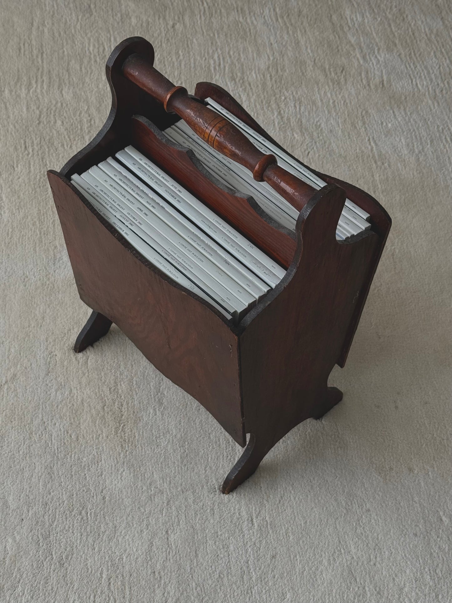 VINTAGE WOOD MAGAZINE HOLDER