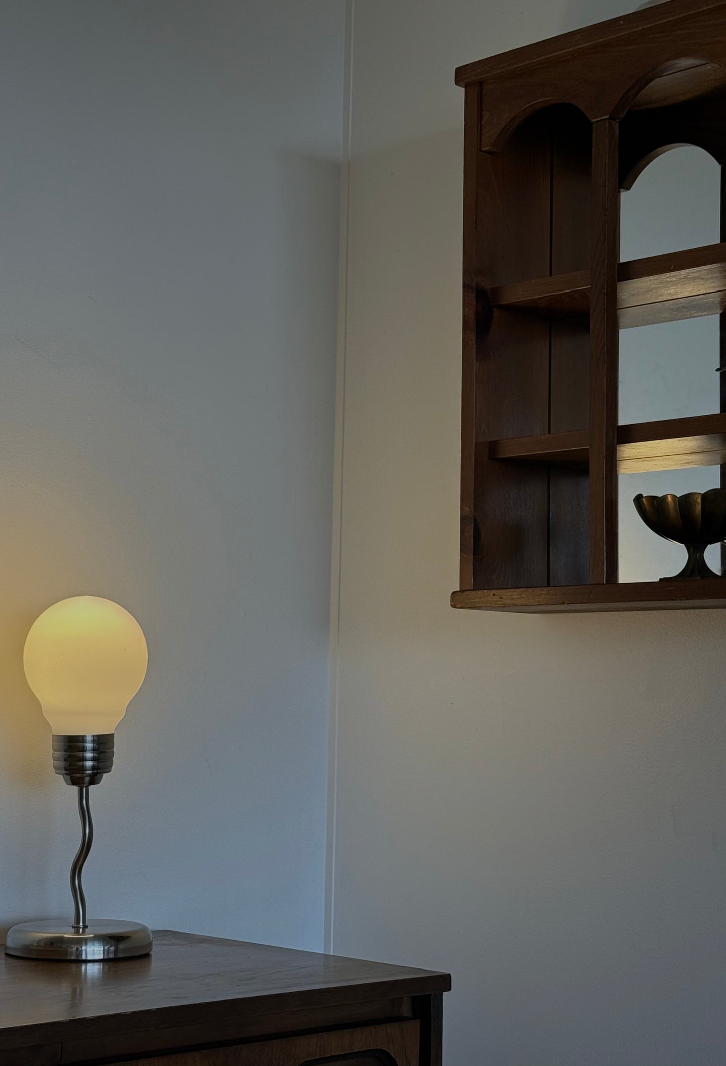 VINTAGE LARGE BULB TABLE LAMP