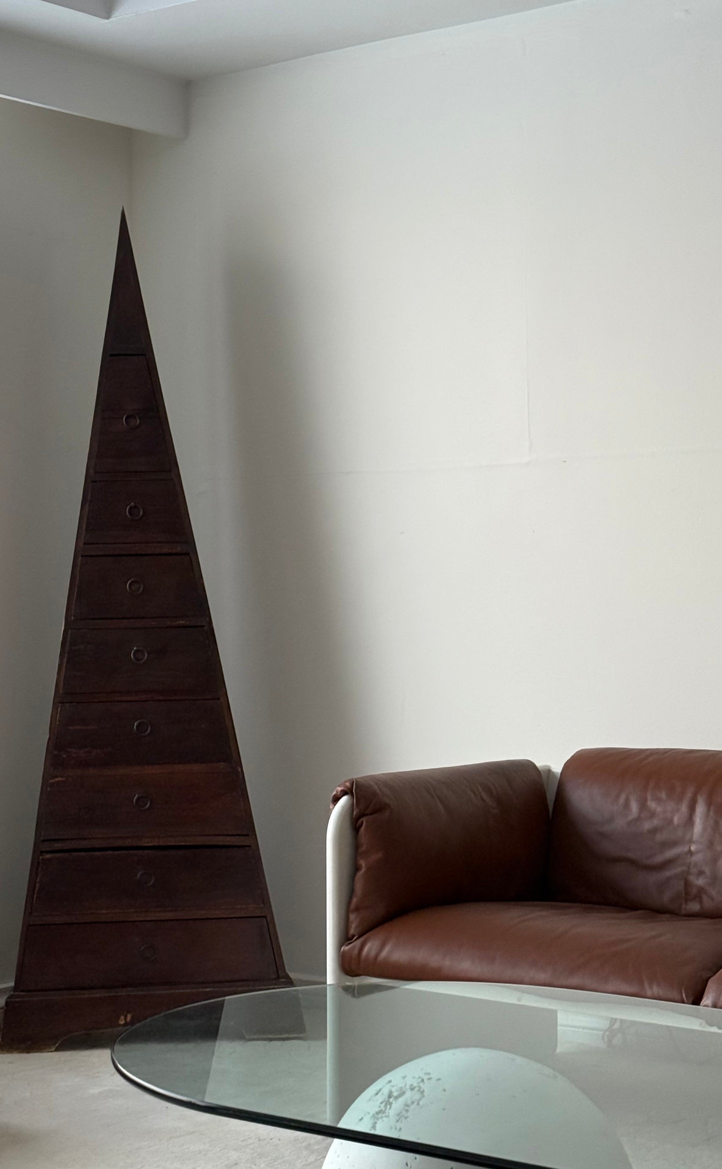 VINTAGE TRIANGLE CHEST OF DRAWERS