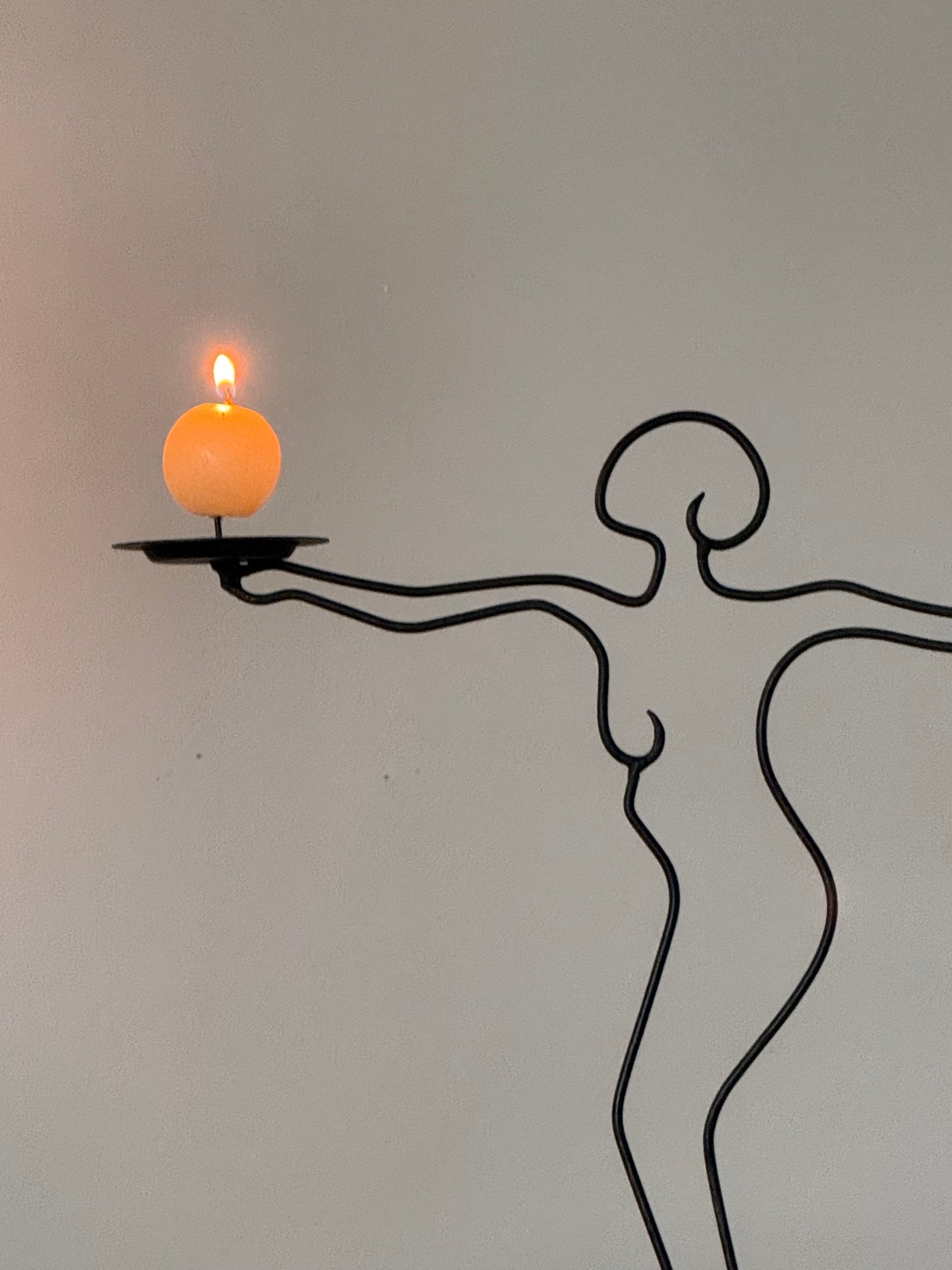 METAL SCULPTURAL CANDLE HOLDER