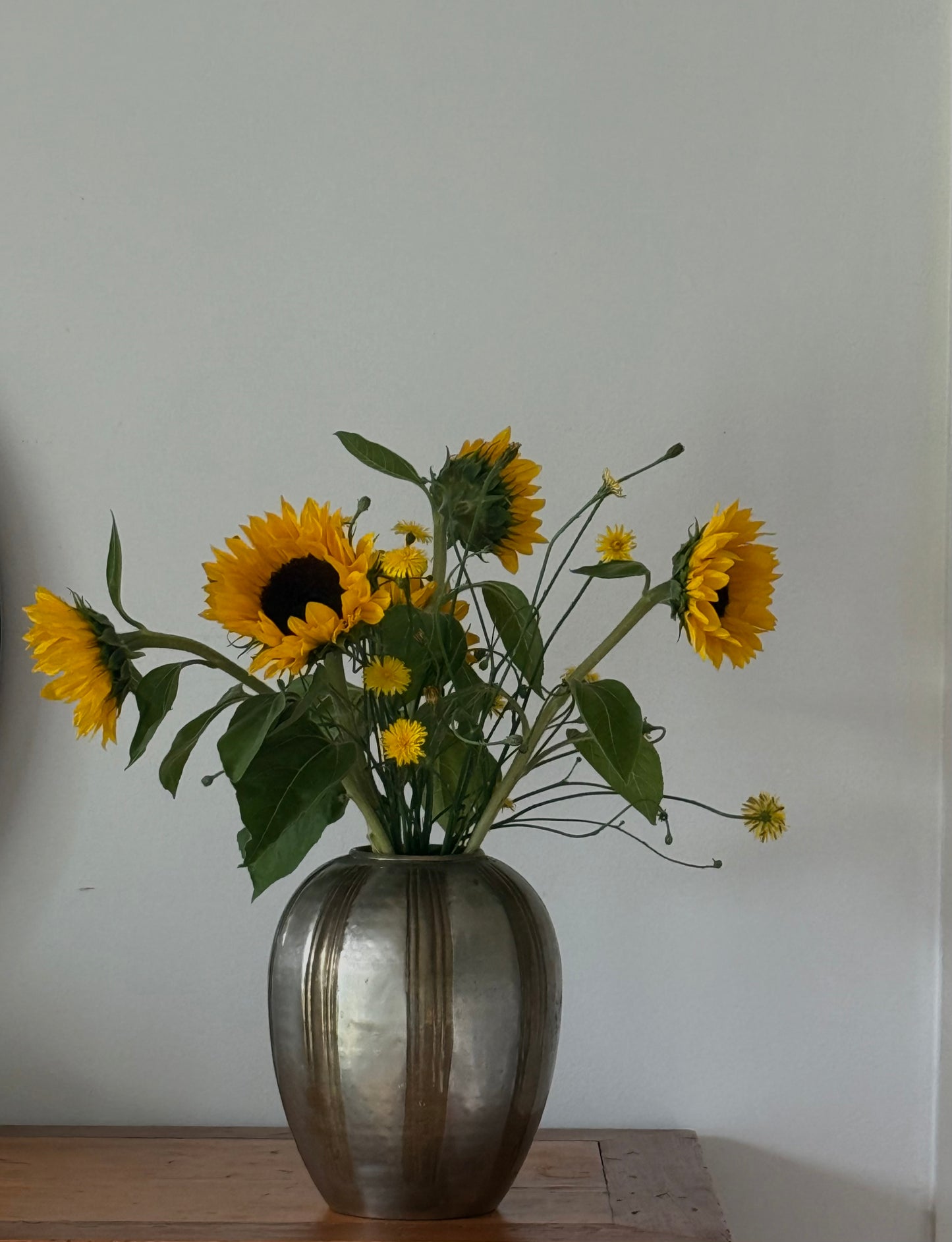 VINTAGE STRIPED BRASS VASE
