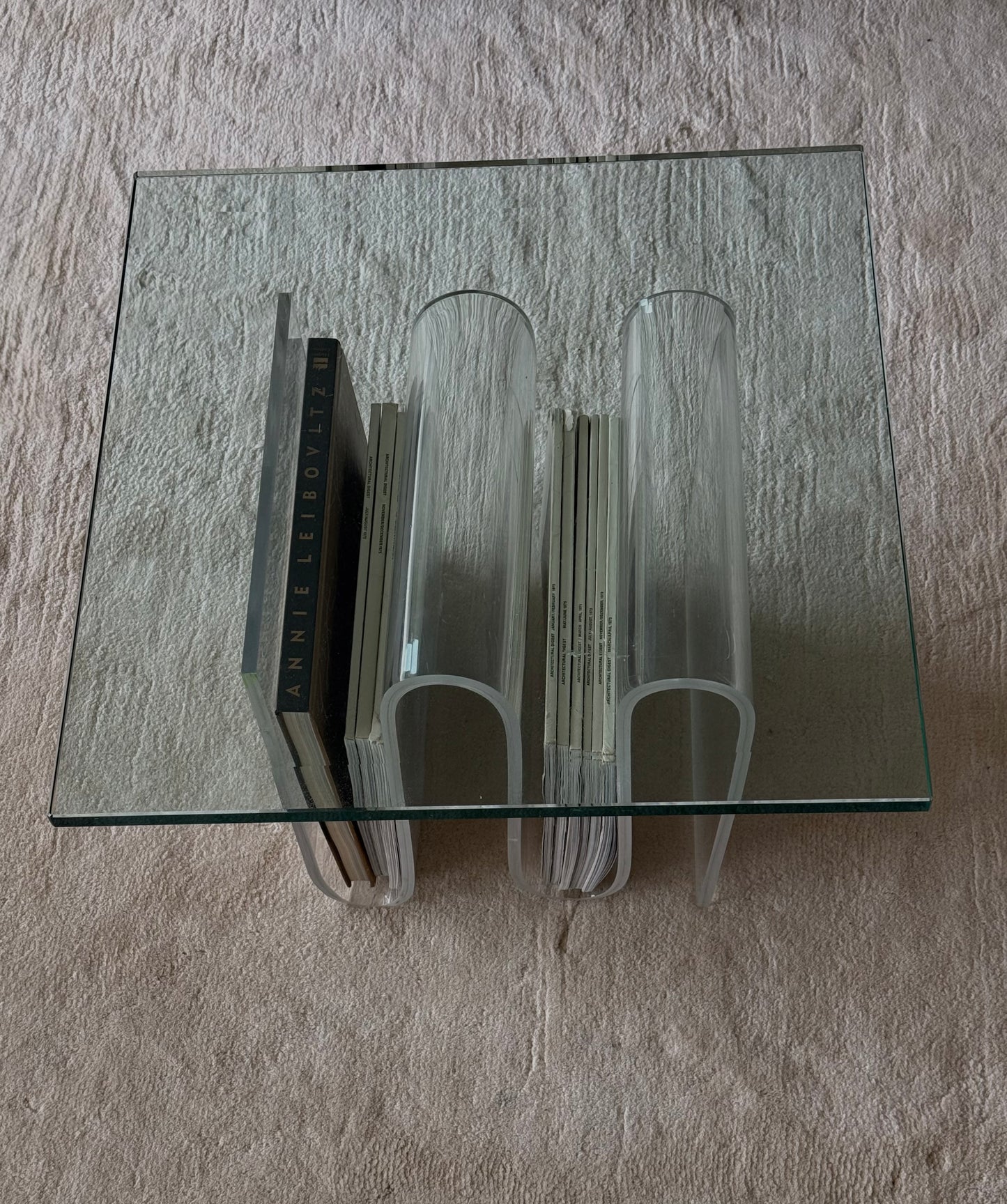 LUCITE WAVY MAGAZINE HOLDER
