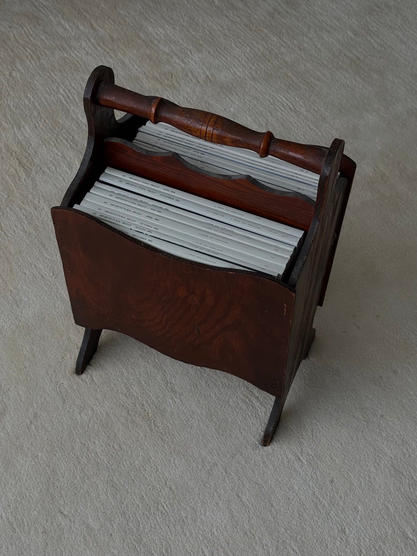 VINTAGE WOOD MAGAZINE HOLDER