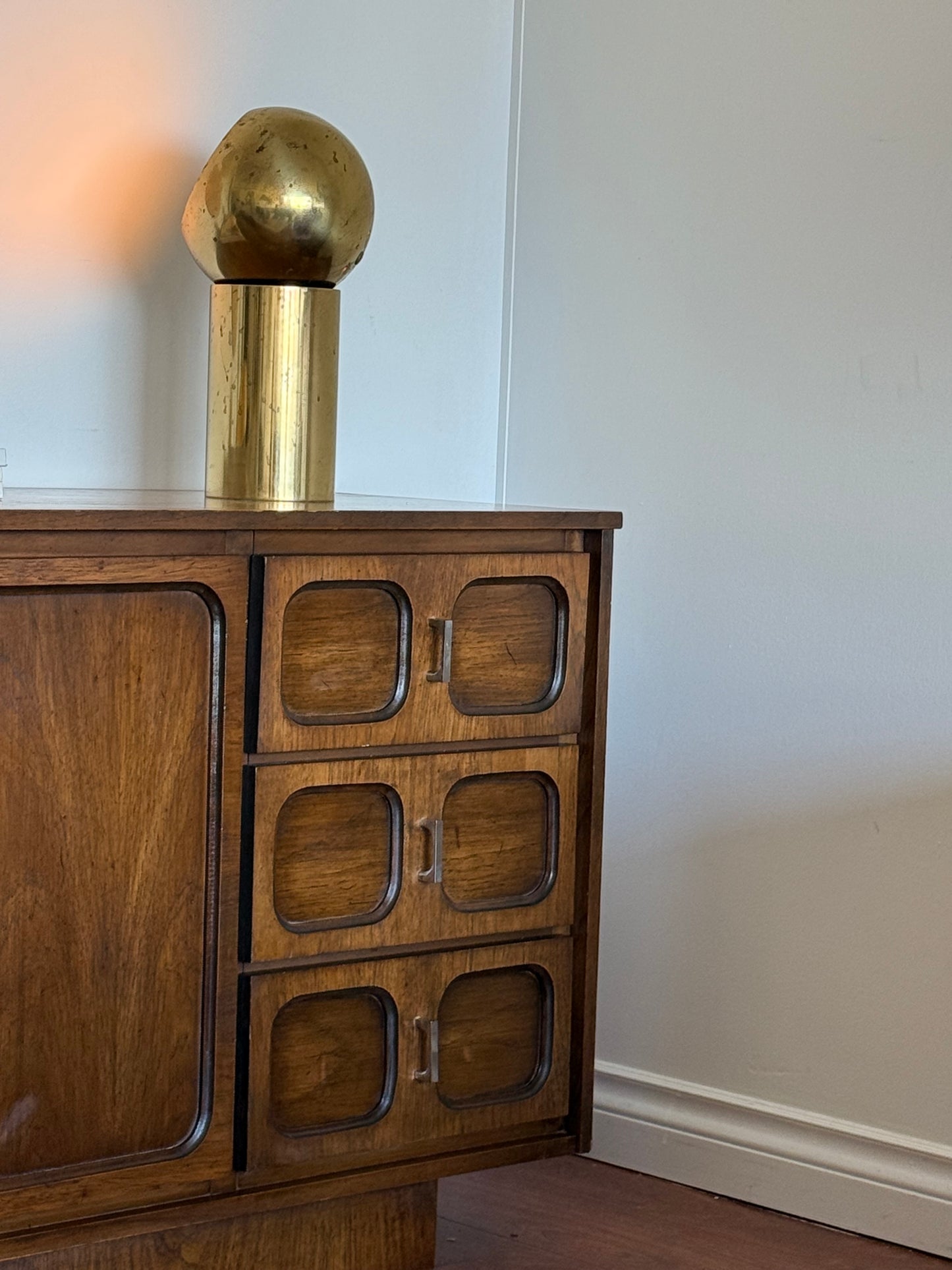 VNTG MCM CABINET