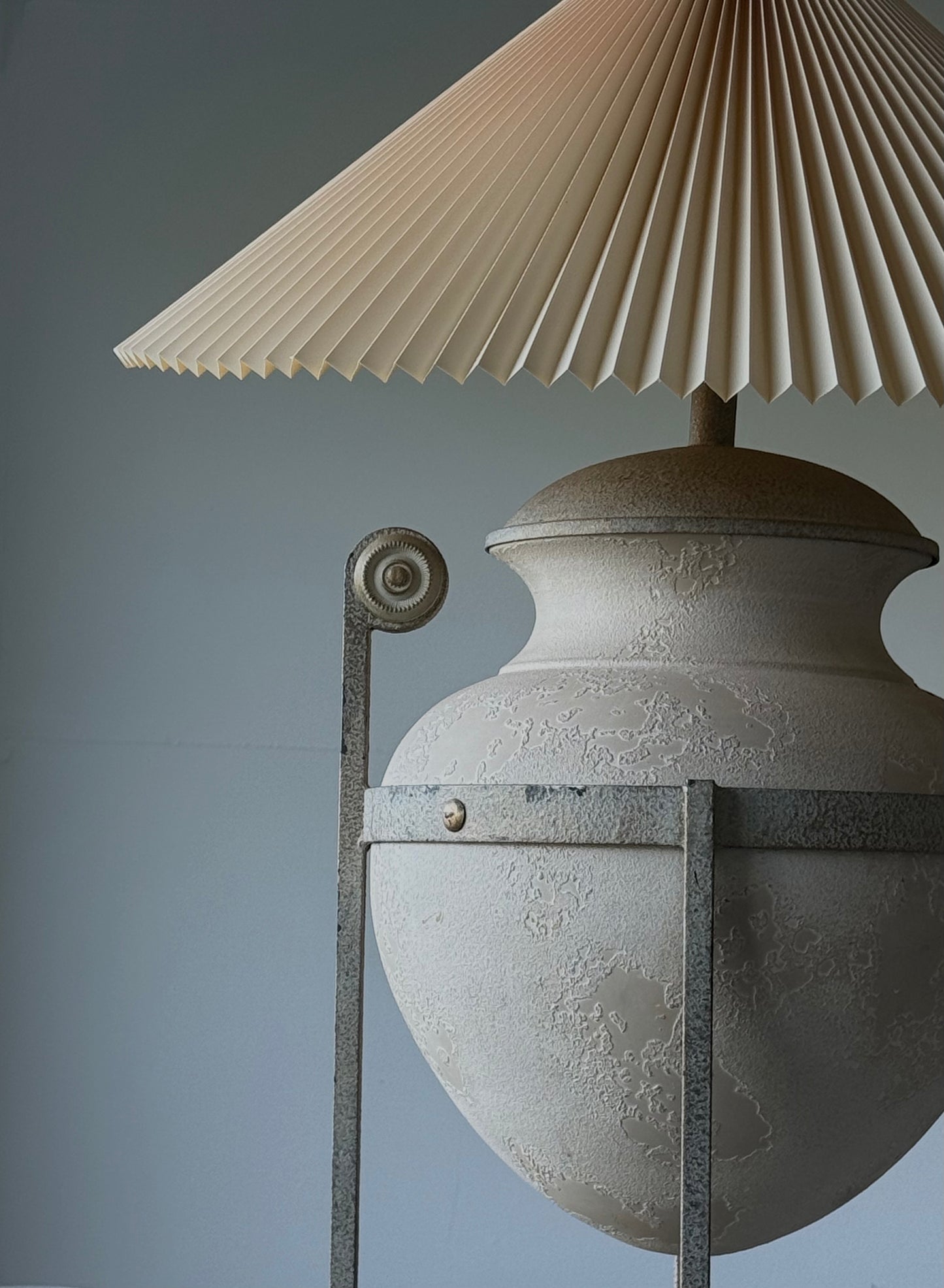 VINTAGE AMPHORA Style floor lamp