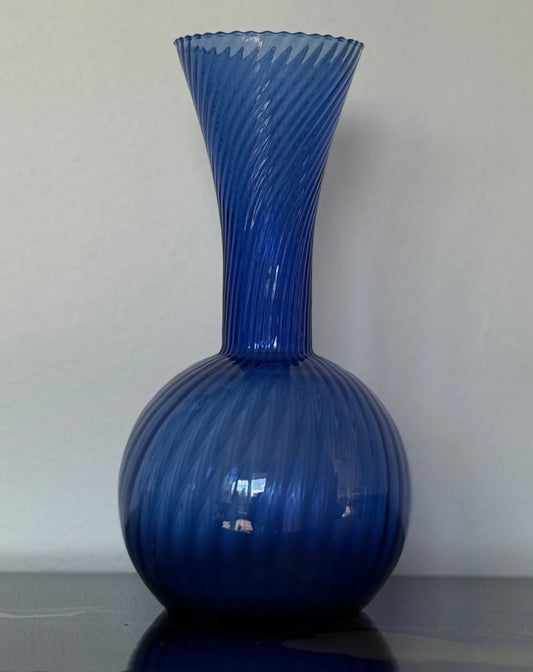 VINTAGE GLASS VASE