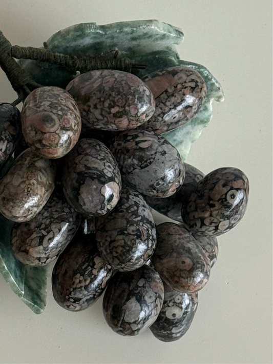 VNTG Decorative Stone Grapes