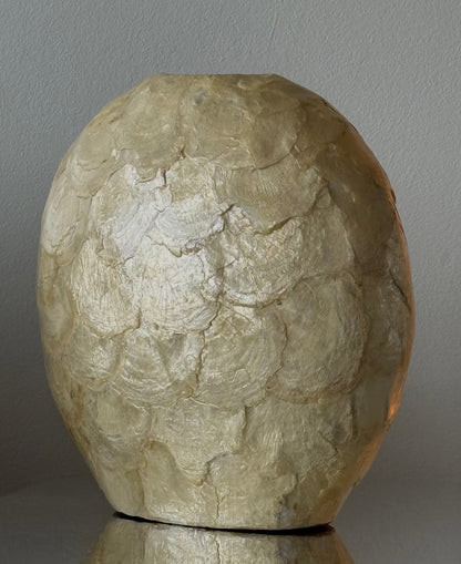 CAPIZ VASE