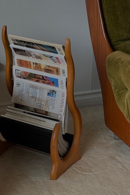 Post MOD Wavy Magazine Holder