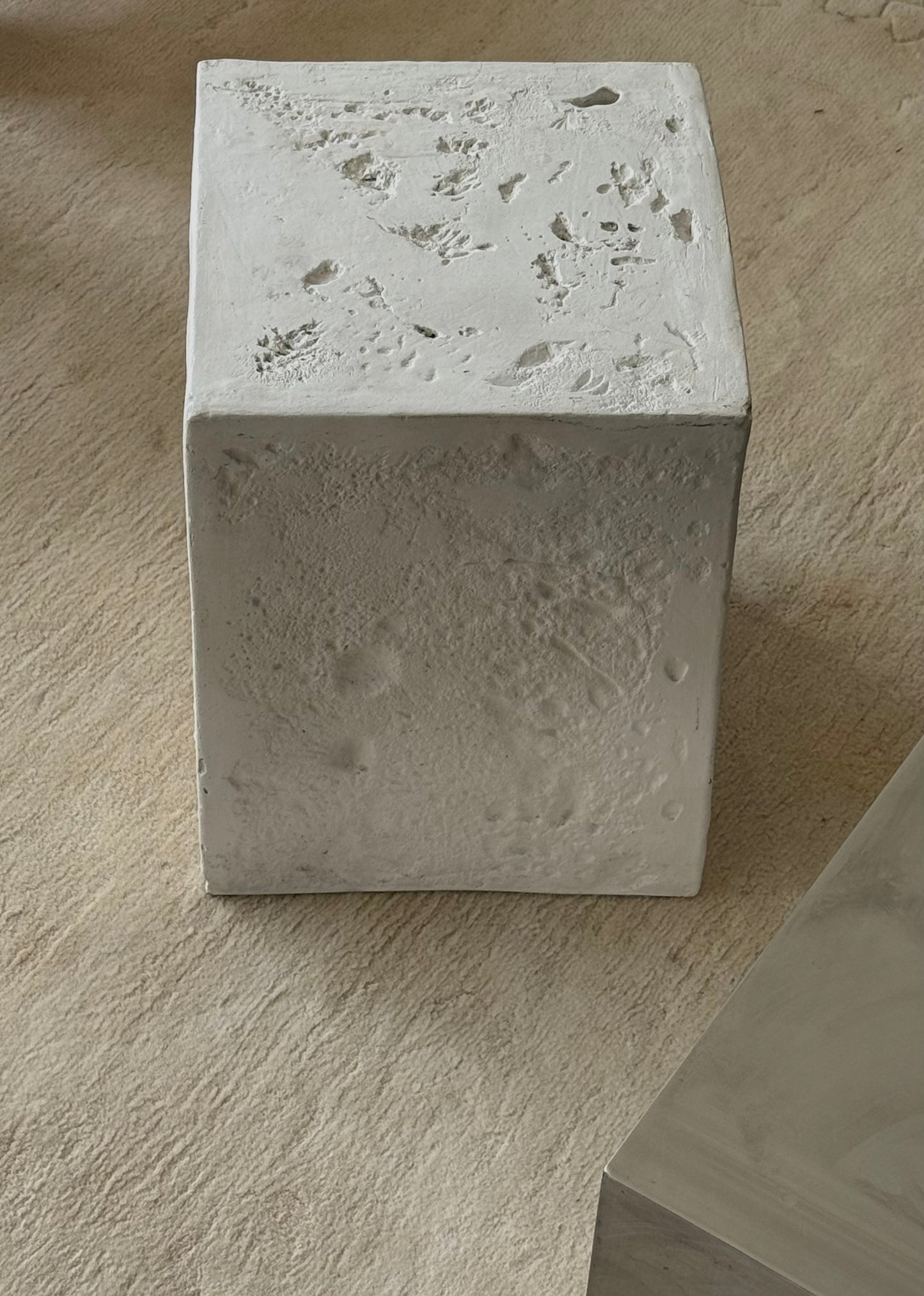 1980s TEXTURED PLASTER PLINTH