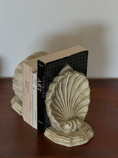 SHELL Plaster Bookends