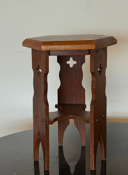VNTG Arts & Crafts Side Table