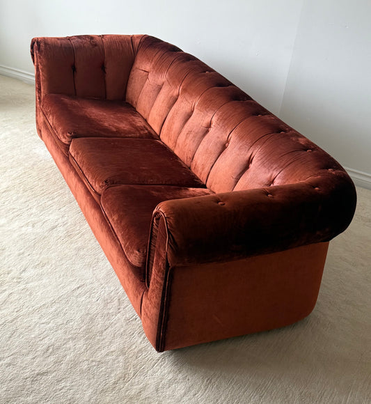 VINTAGE TUFTED SOFA