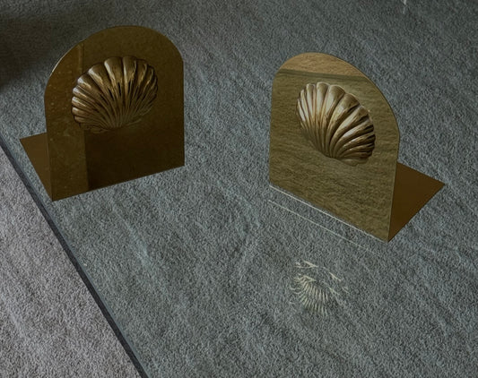 VNTG BRASS SHELL BOOKENDs