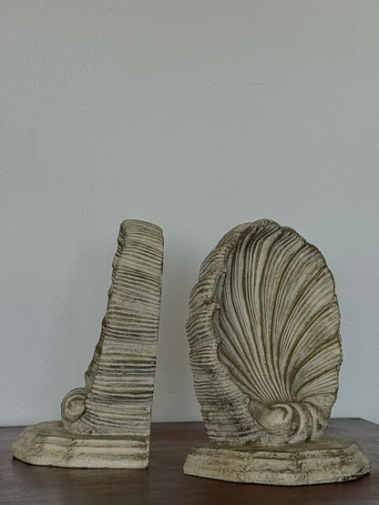 SHELL Plaster Bookends