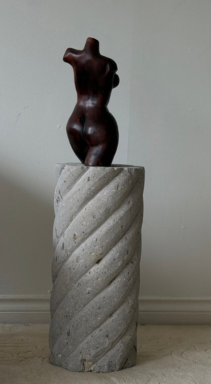 SWIRL CEMENT PLINTH