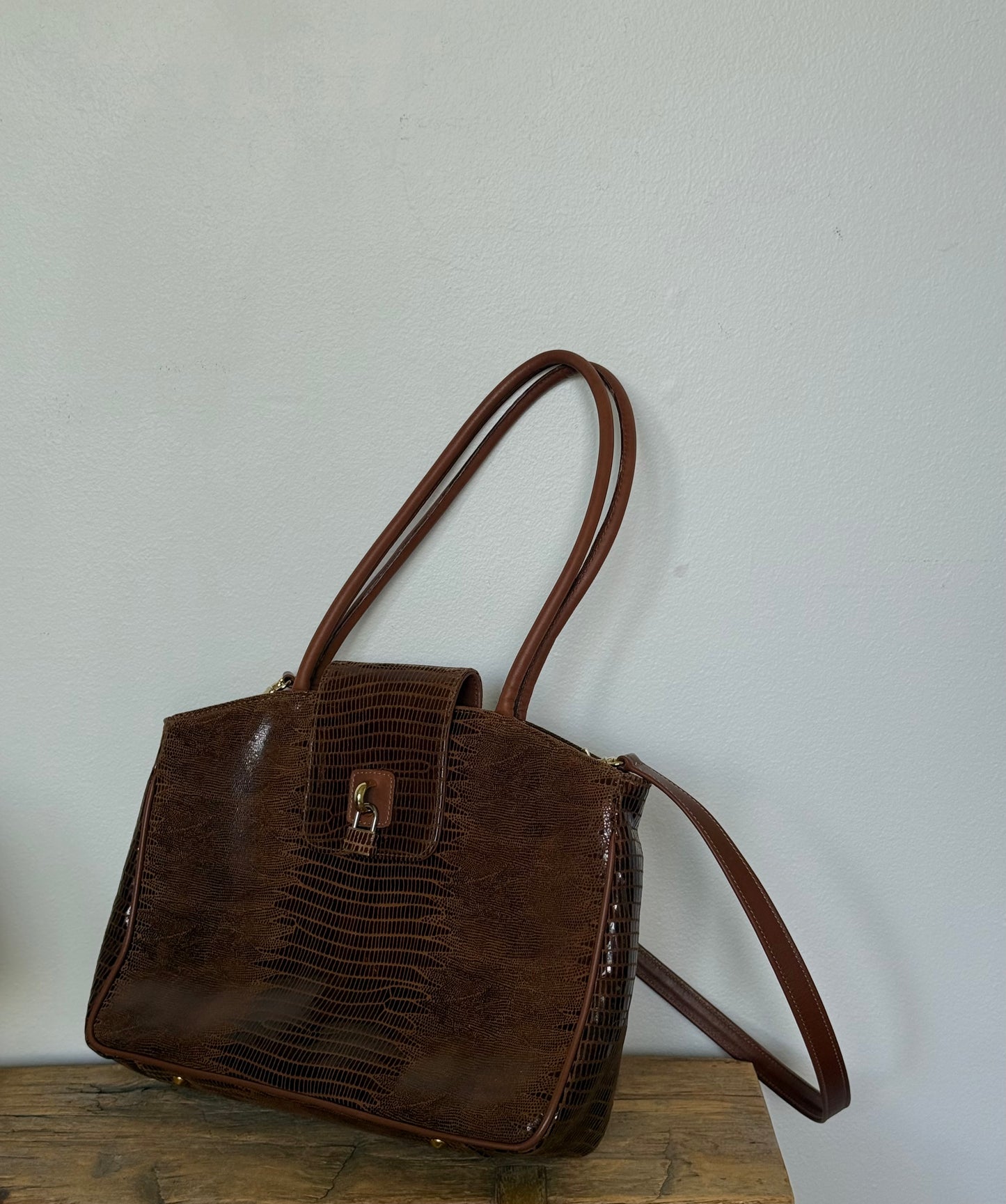 VINTAGE CANADIAN LEATHER PURSE
