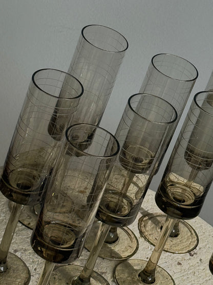 SMOKY GLASSES