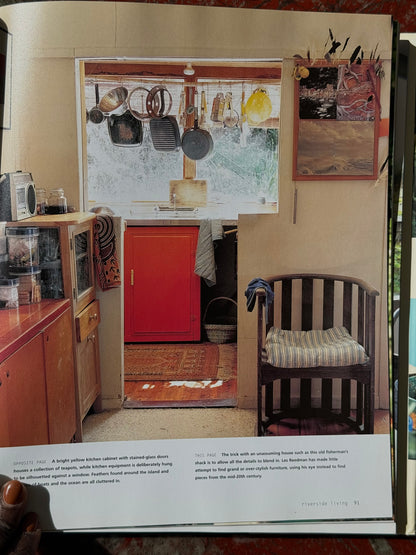 2001 WATERSIDE living Book