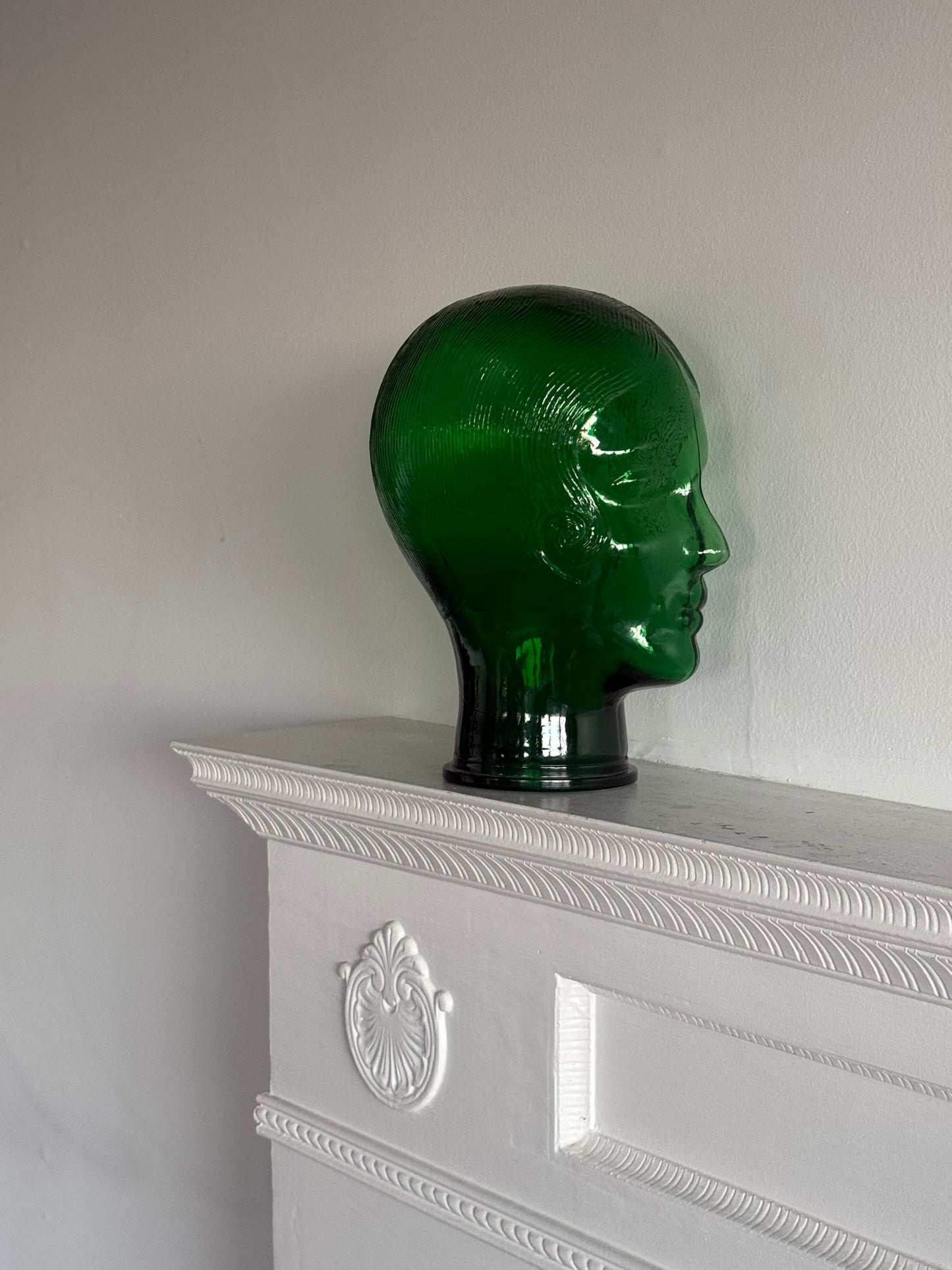 VINTAGE GLASS HEAD SCULPTURE LAMP