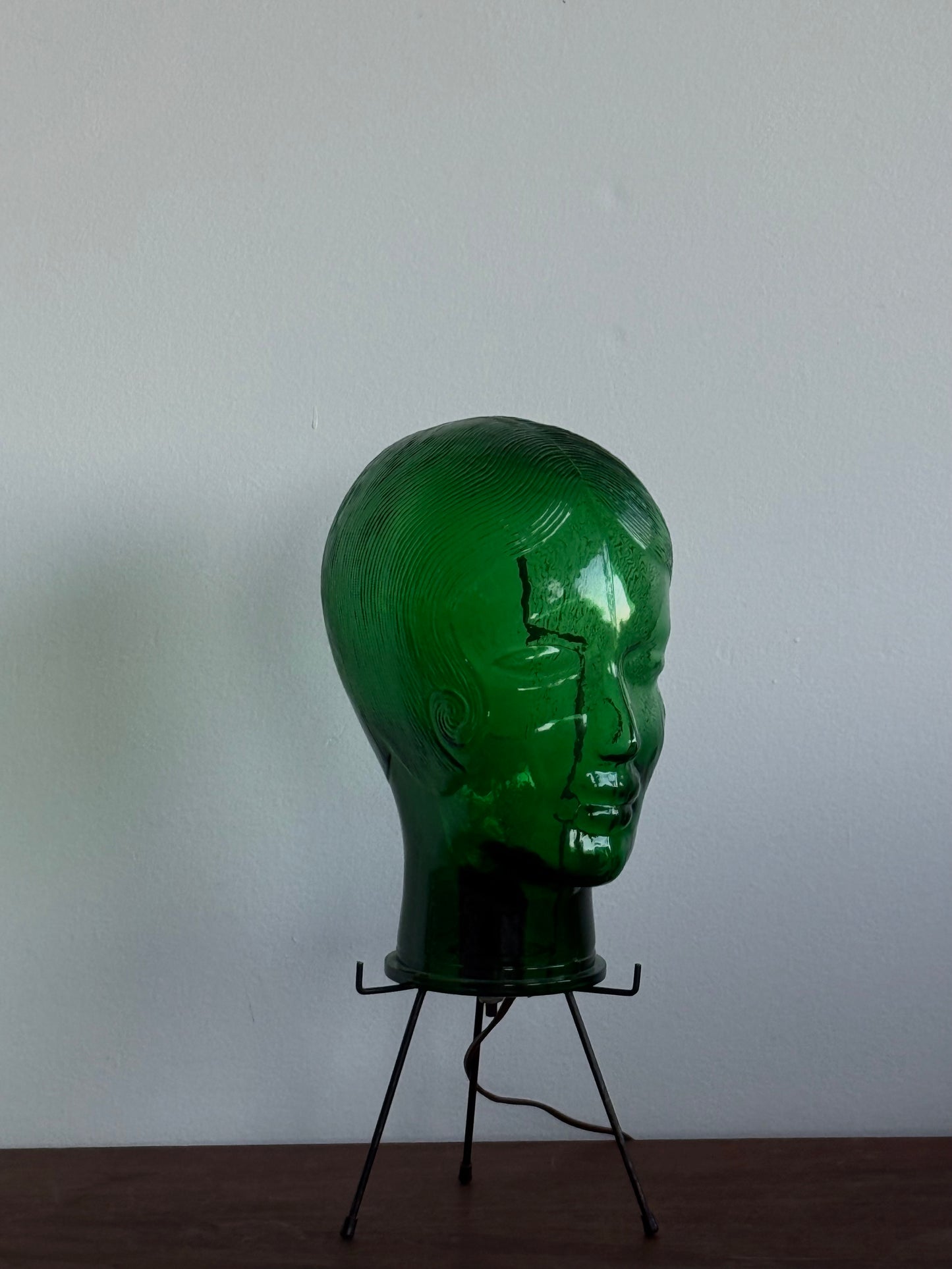 VINTAGE GLASS HEAD SCULPTURE LAMP